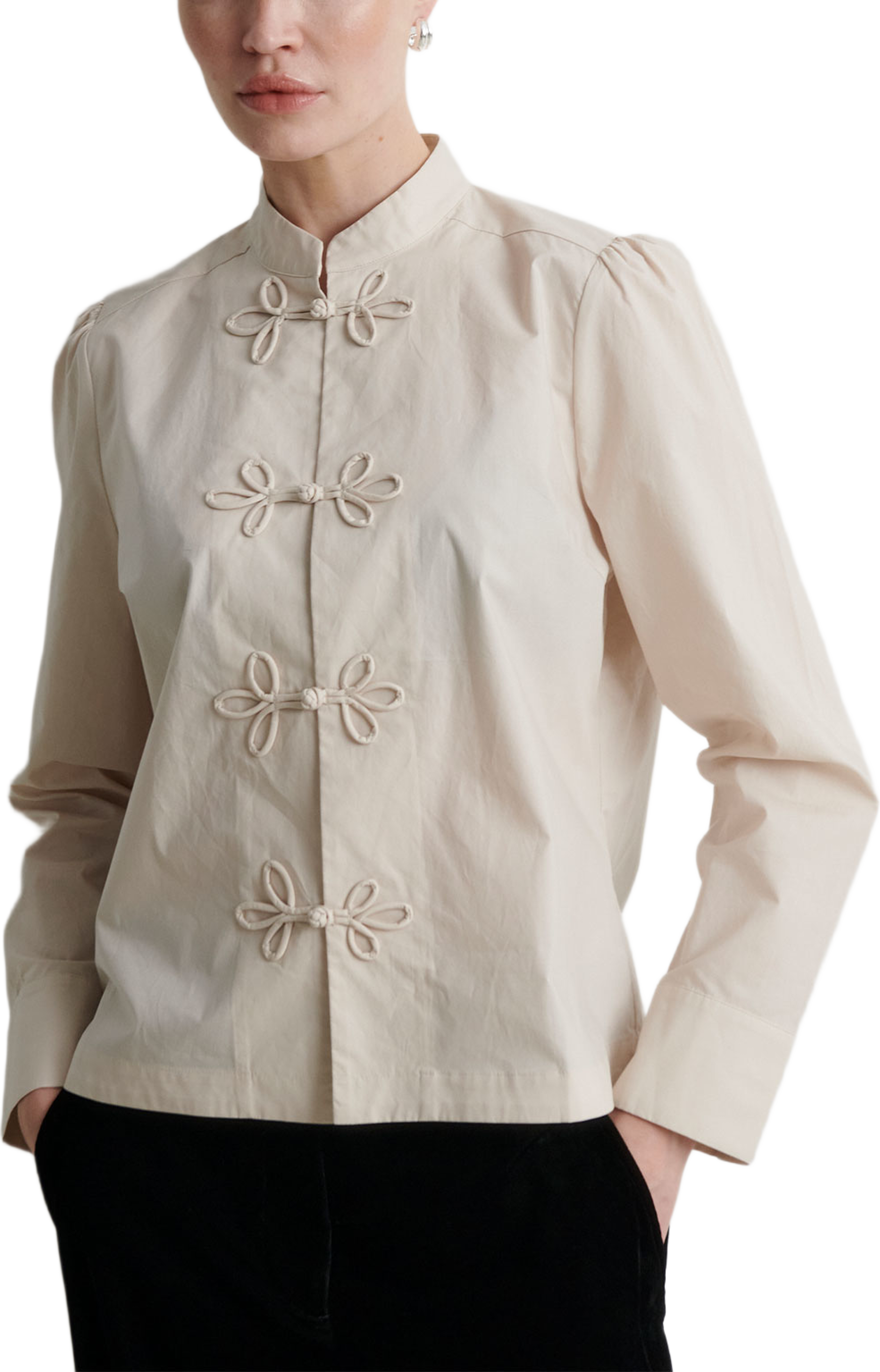 Circolo Shirt, från Second Female, i färgen Pumice Stone. Klicka för att öppna bilden i stort format