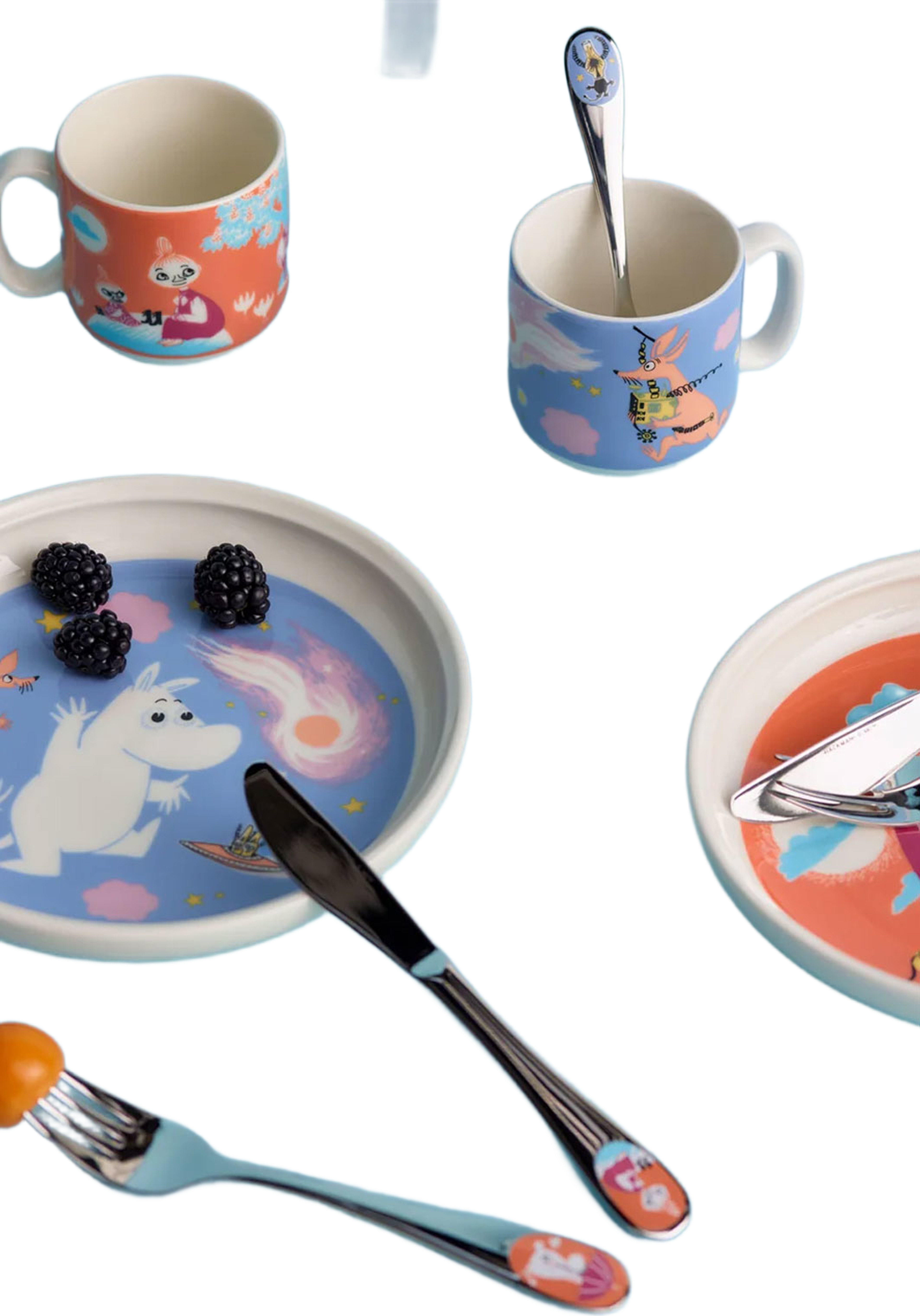 Mumin Barn bestickset Rymdäventyr, från Moomin Arabia, i färgen Blank. Klicka för att öppna bilden i stort format
