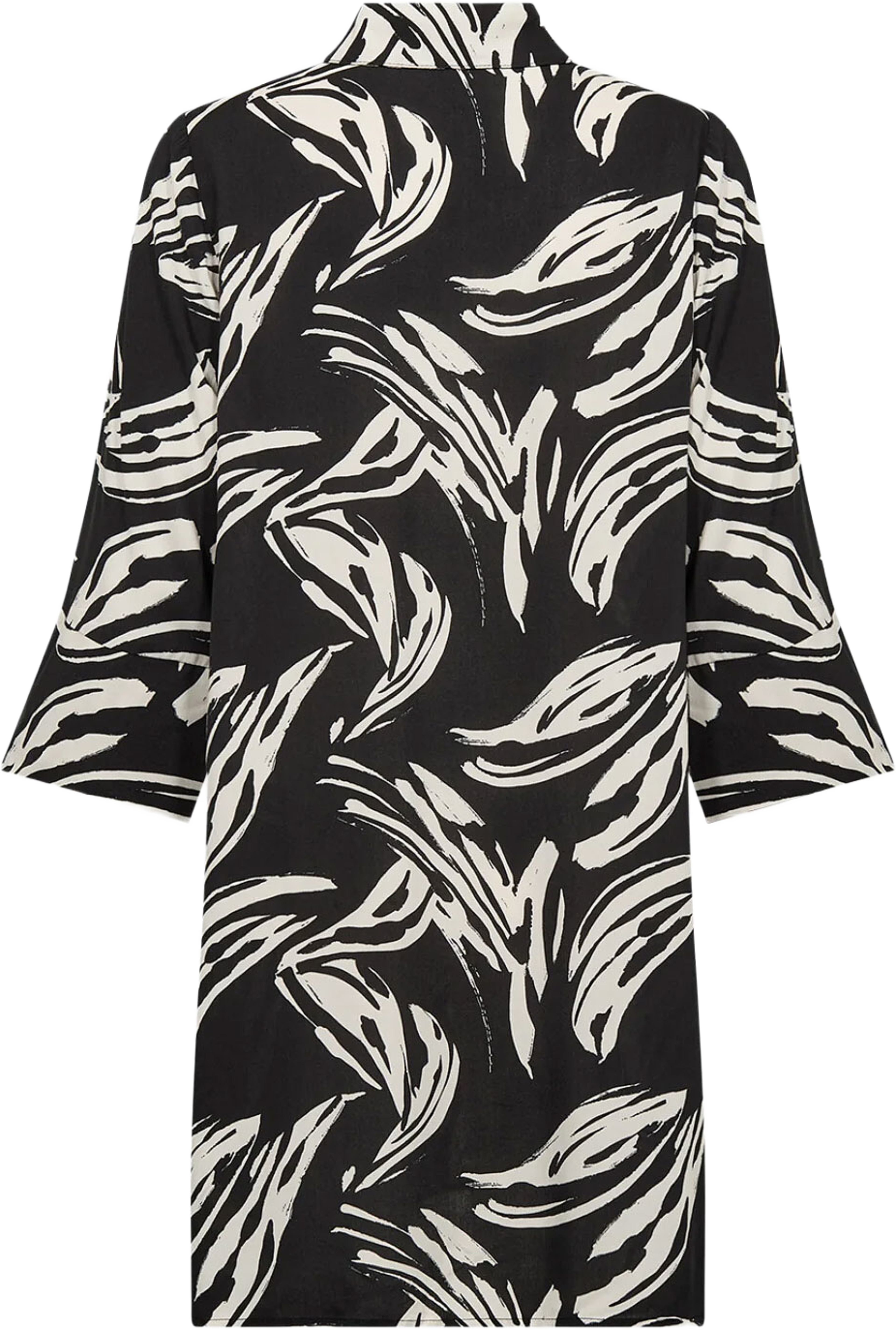 WA-JULIETTE AOP 3 BLOUSE, från Wasabi Concept, i färgen Black Combi. Klicka för att öppna bilden i stort format