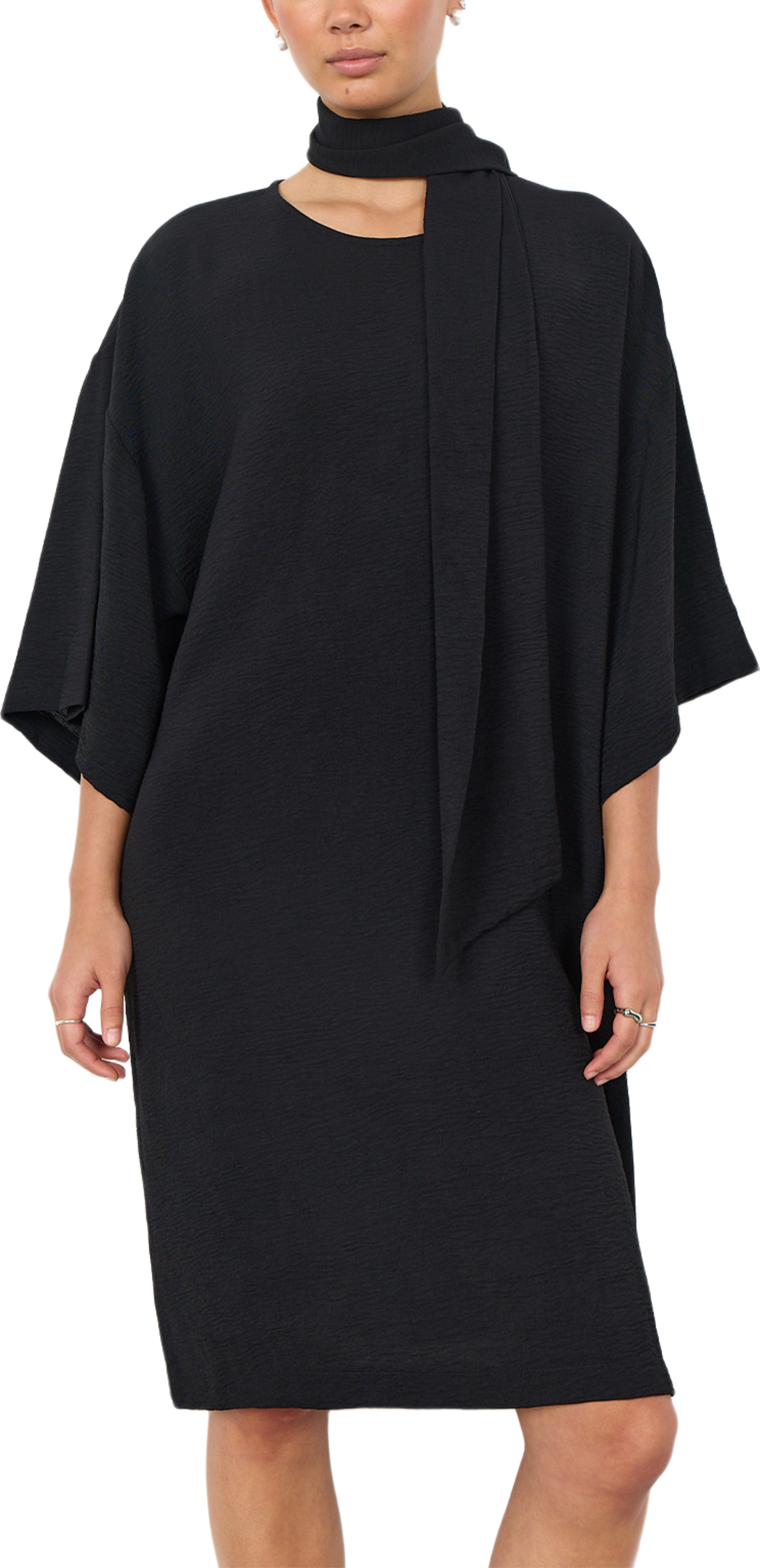 Cath 16 Dress, från Soyaconcept, i färgen Black. Klicka för att öppna bilden i stort format