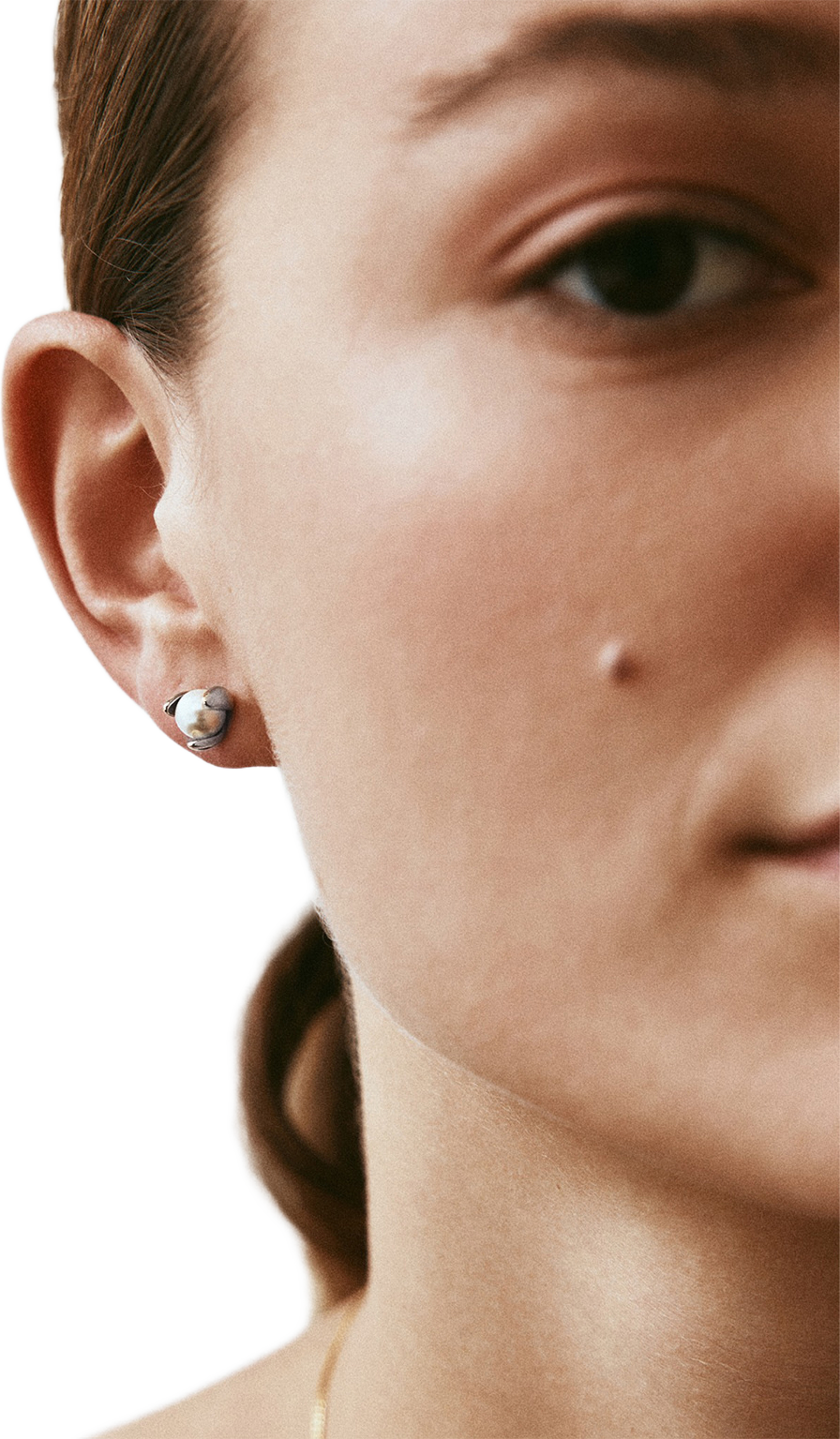 Moonrave Studs L Silver, från Edblad, i färgen Silver. Klicka för att öppna bilden i stort format
