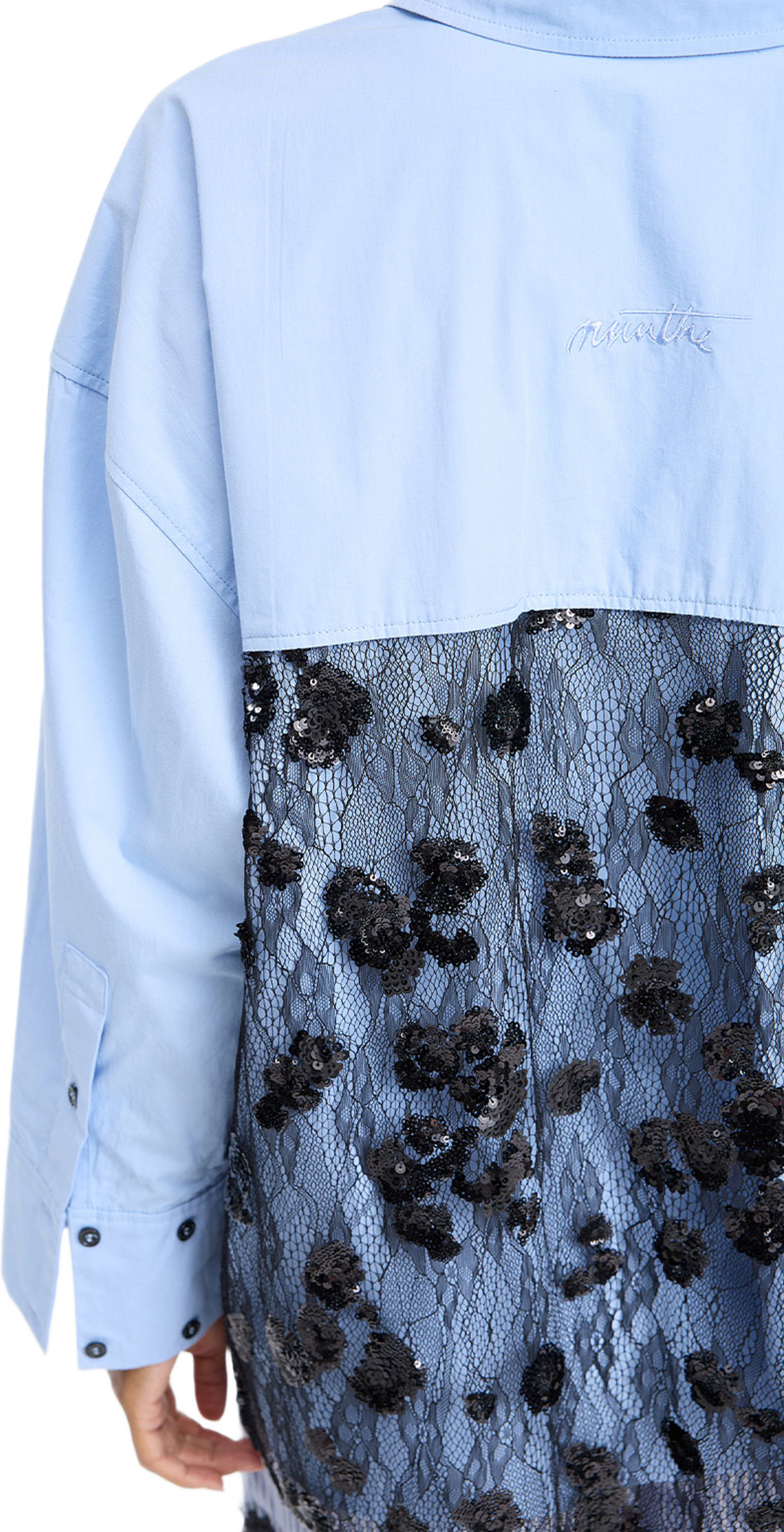 Contario Shirt, från Munthe, i färgen Light Blue. Klicka för att öppna bilden i stort format