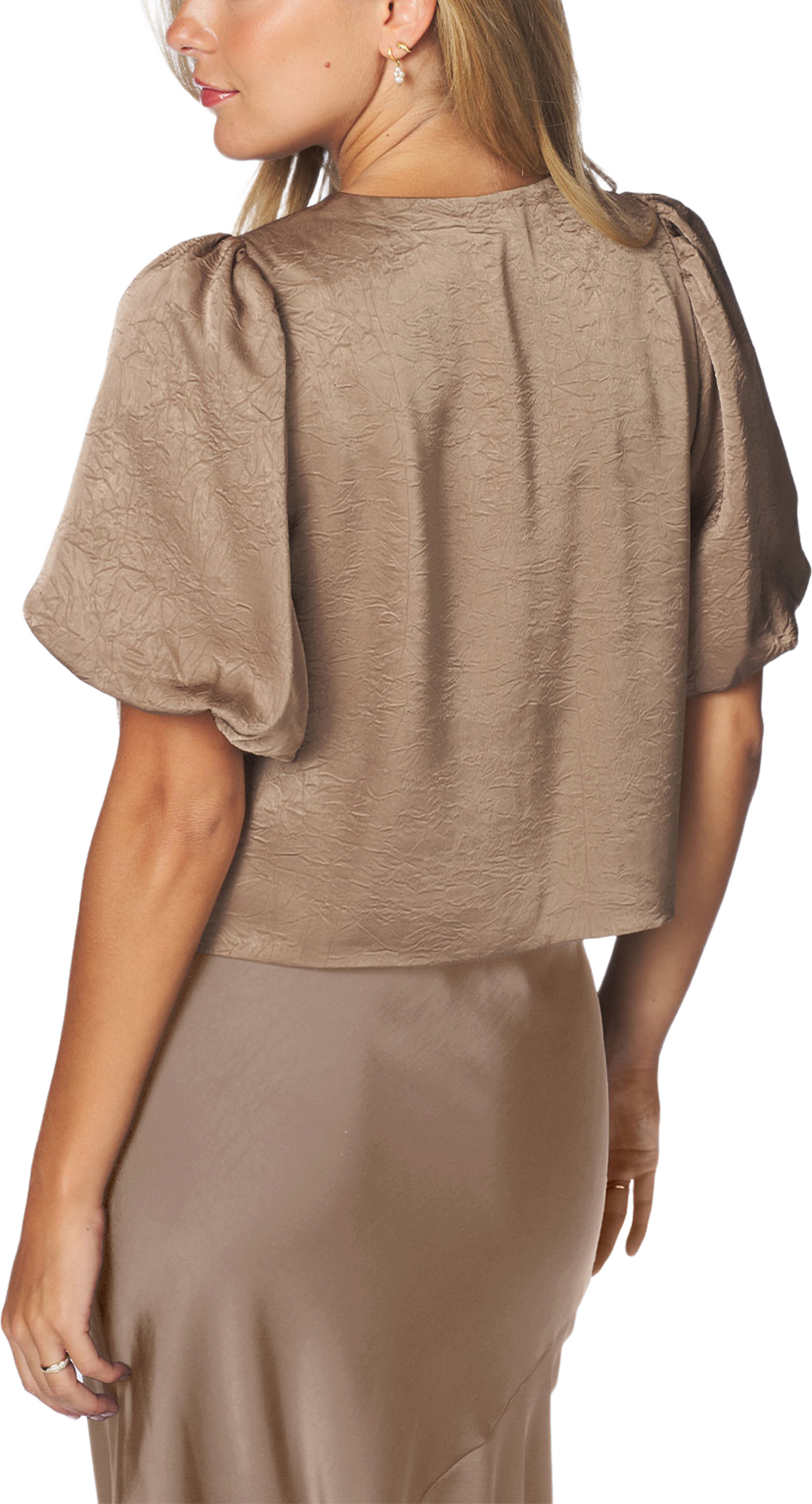 Monic Structure Satin Blouse, från Neo Noir, i färgen Dark Taupe. Klicka för att öppna bilden i stort format