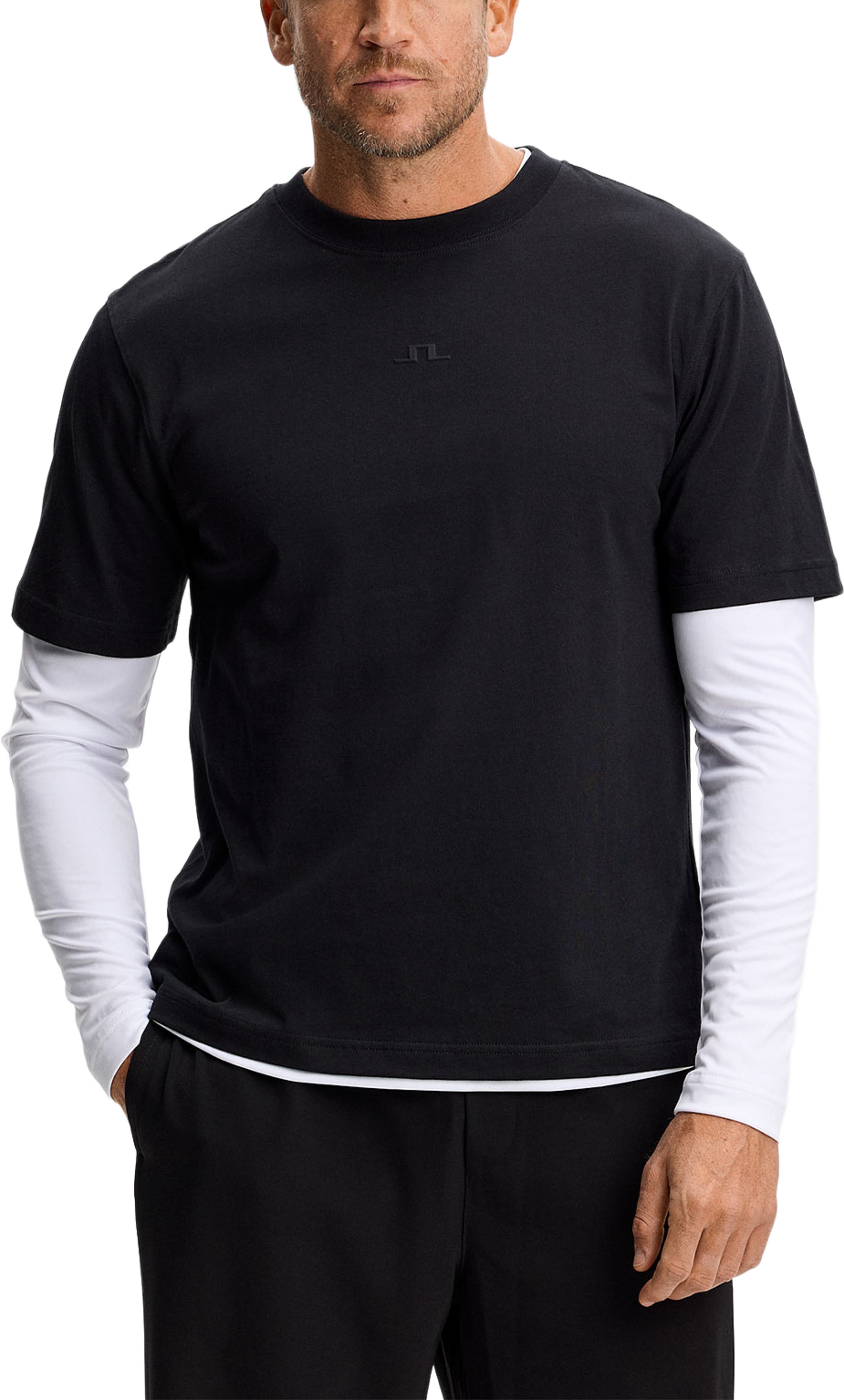 Parcie Logo Tee, från J.Lindeberg, i färgen Black. Klicka för att öppna bilden i stort format