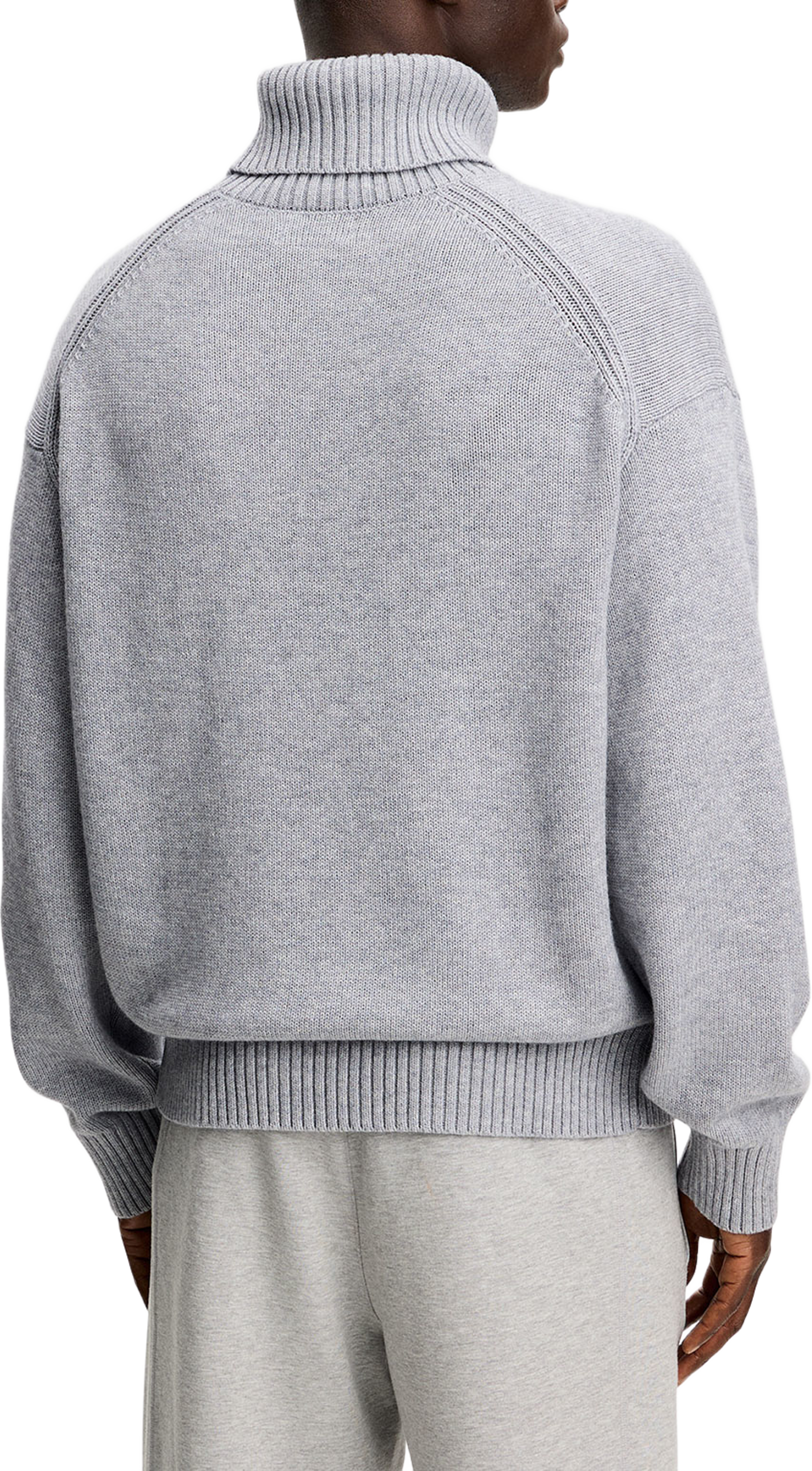 Eddy Knitted Turtleneck, från J.Lindeberg, i färgen Light Grey Melange. Klicka för att öppna bilden i stort format