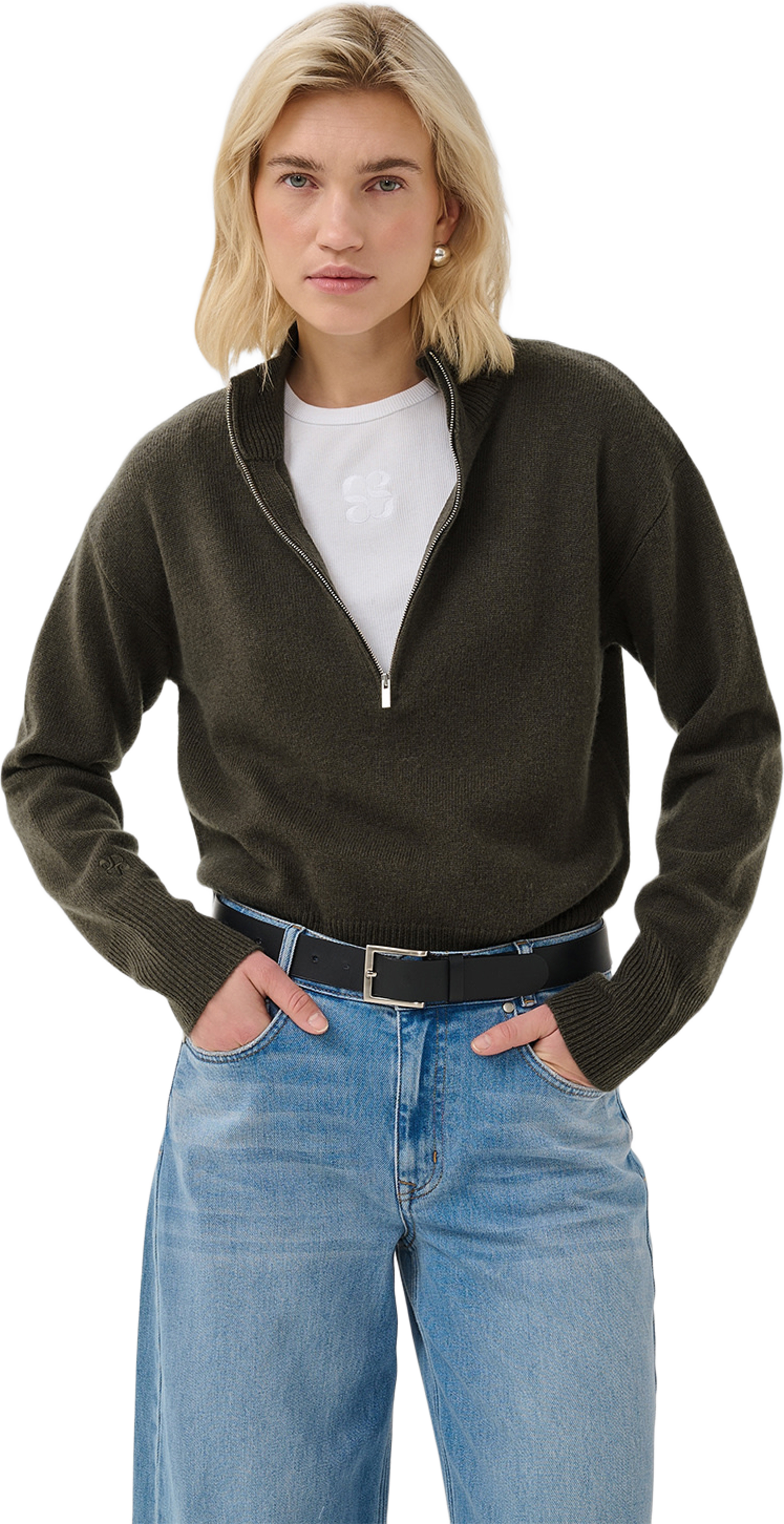 Mwtracy Halfzip Pullover, från My Essential Wardrobe, i färgen Raven. Klicka för att öppna bilden i stort format
