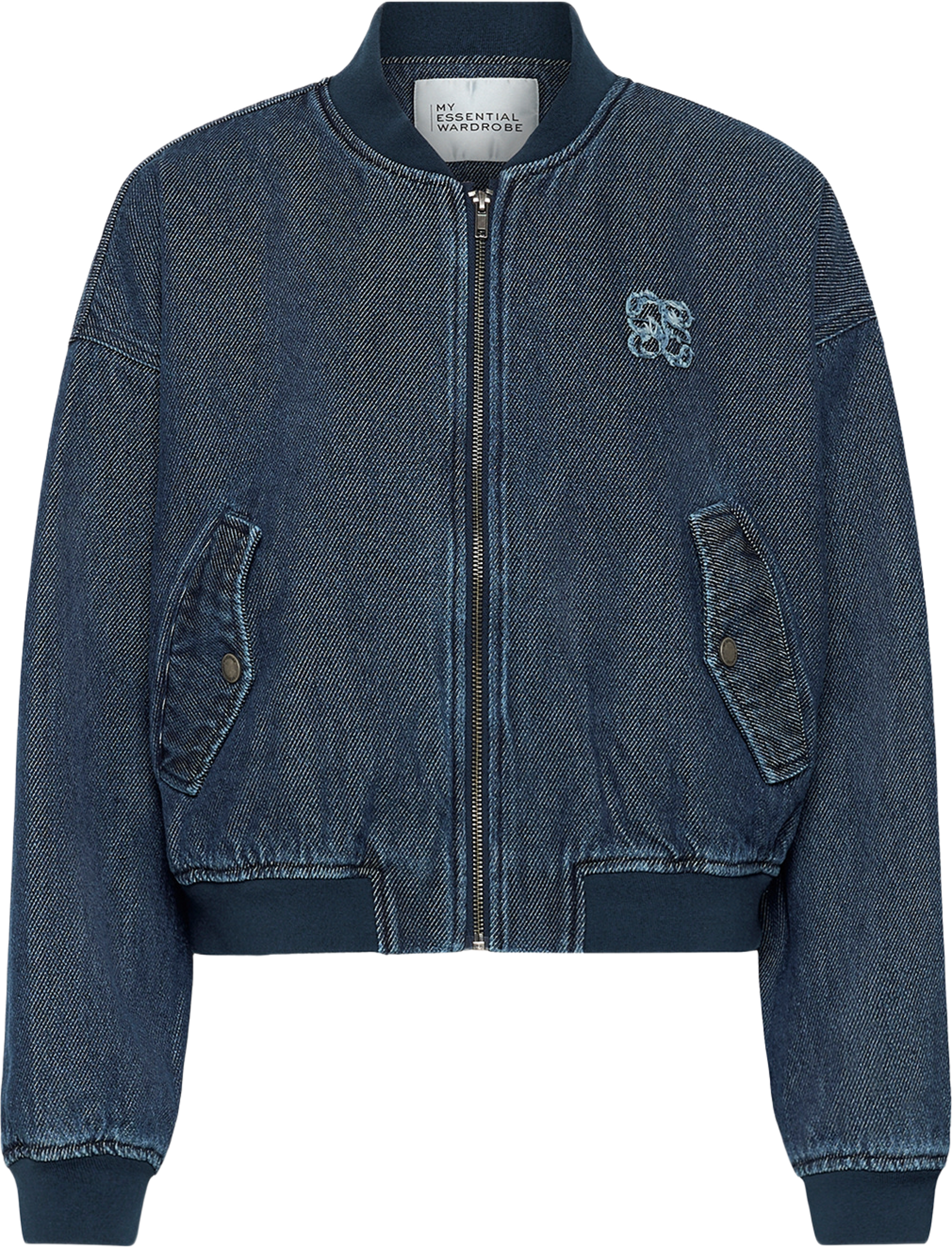 Denim Jacket Mwnorma 185, från My Essential Wardrobe, i färgen Dark Blue Wash. Klicka för att öppna bilden i stort format