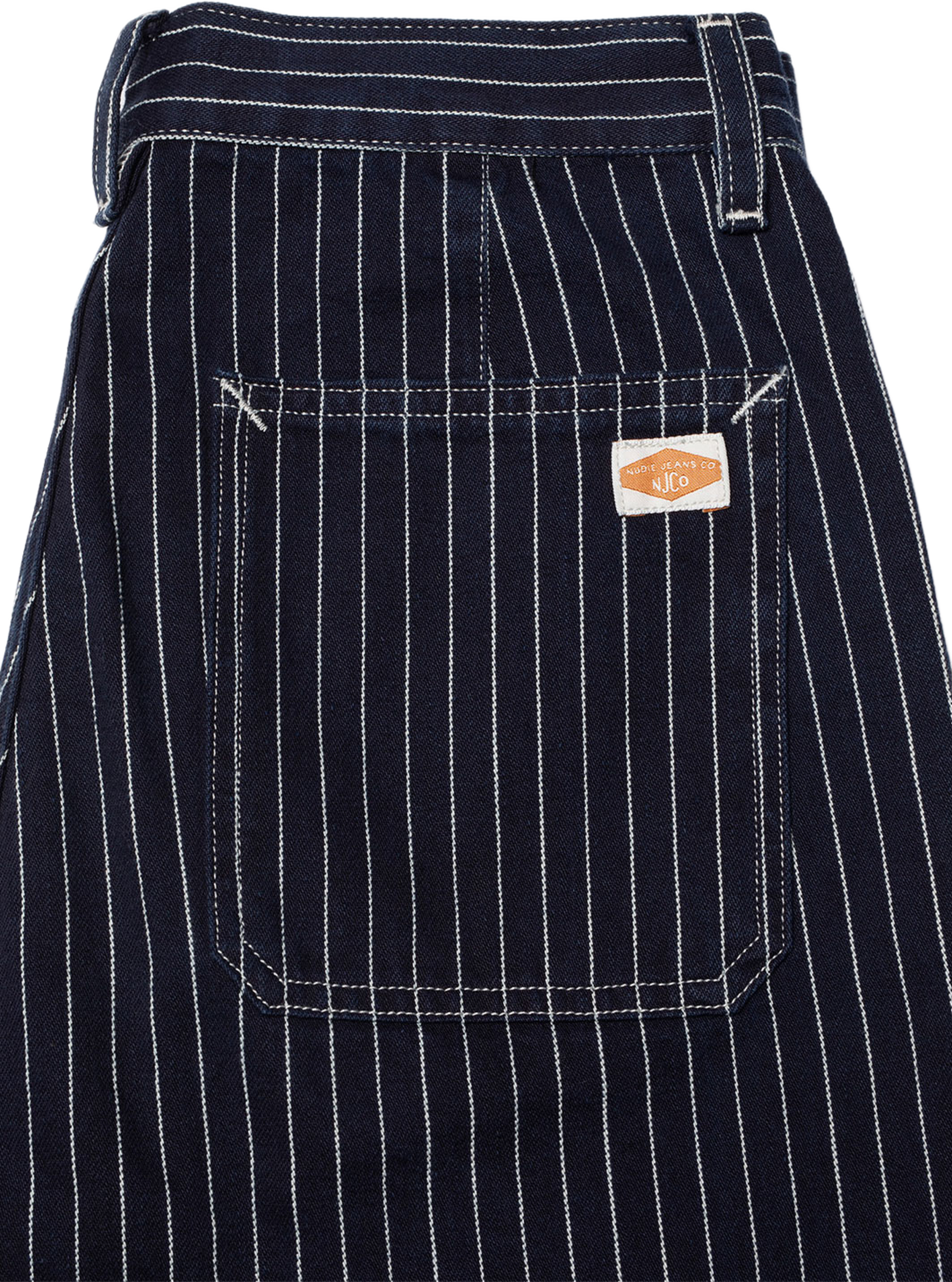 Asta Pants Pinstripe Denim, från Nudie Jeans, i färgen Pinstripe Denim. Klicka för att öppna bilden i stort format