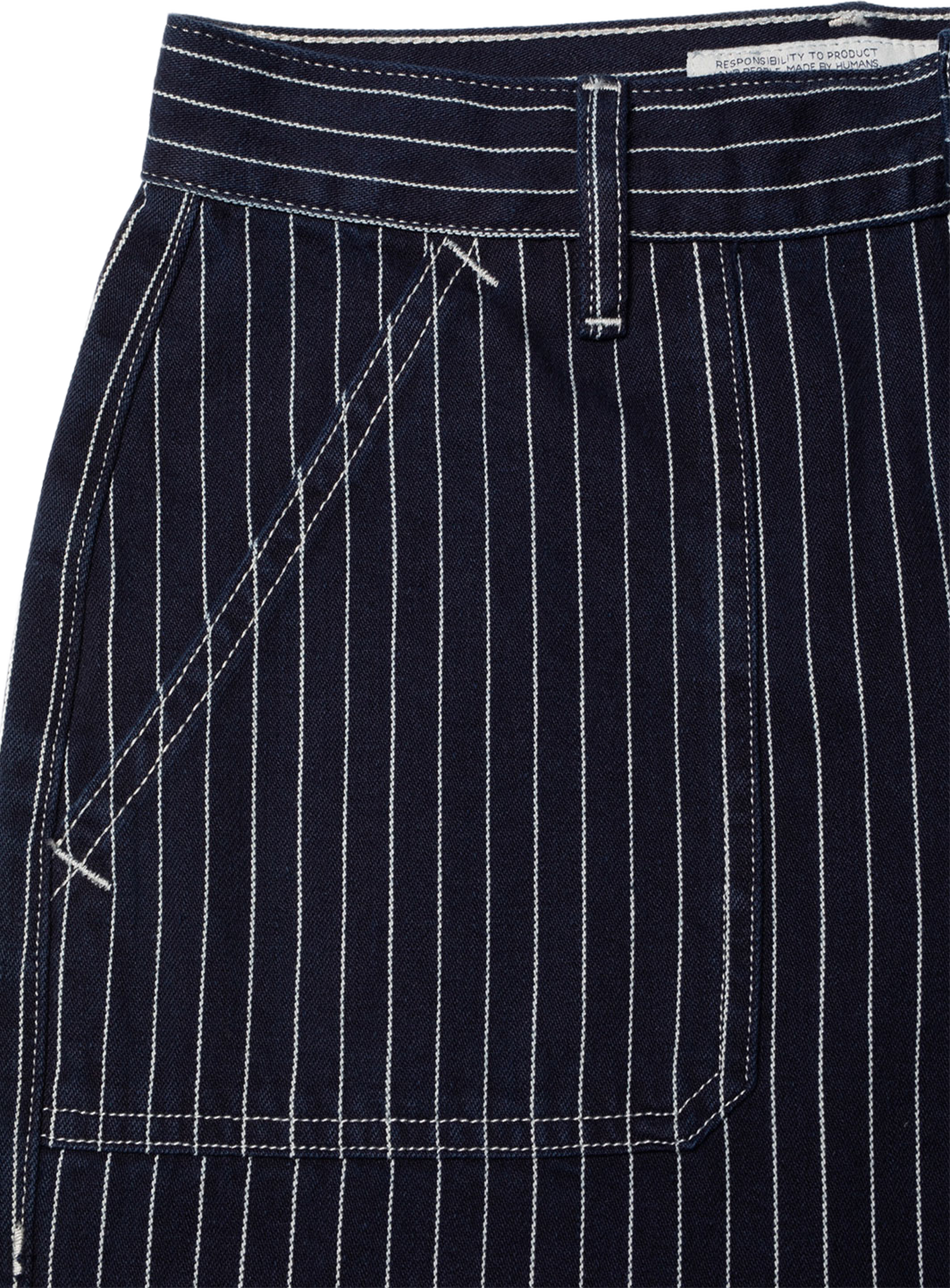Asta Pants Pinstripe Denim, från Nudie Jeans, i färgen Pinstripe Denim. Klicka för att öppna bilden i stort format