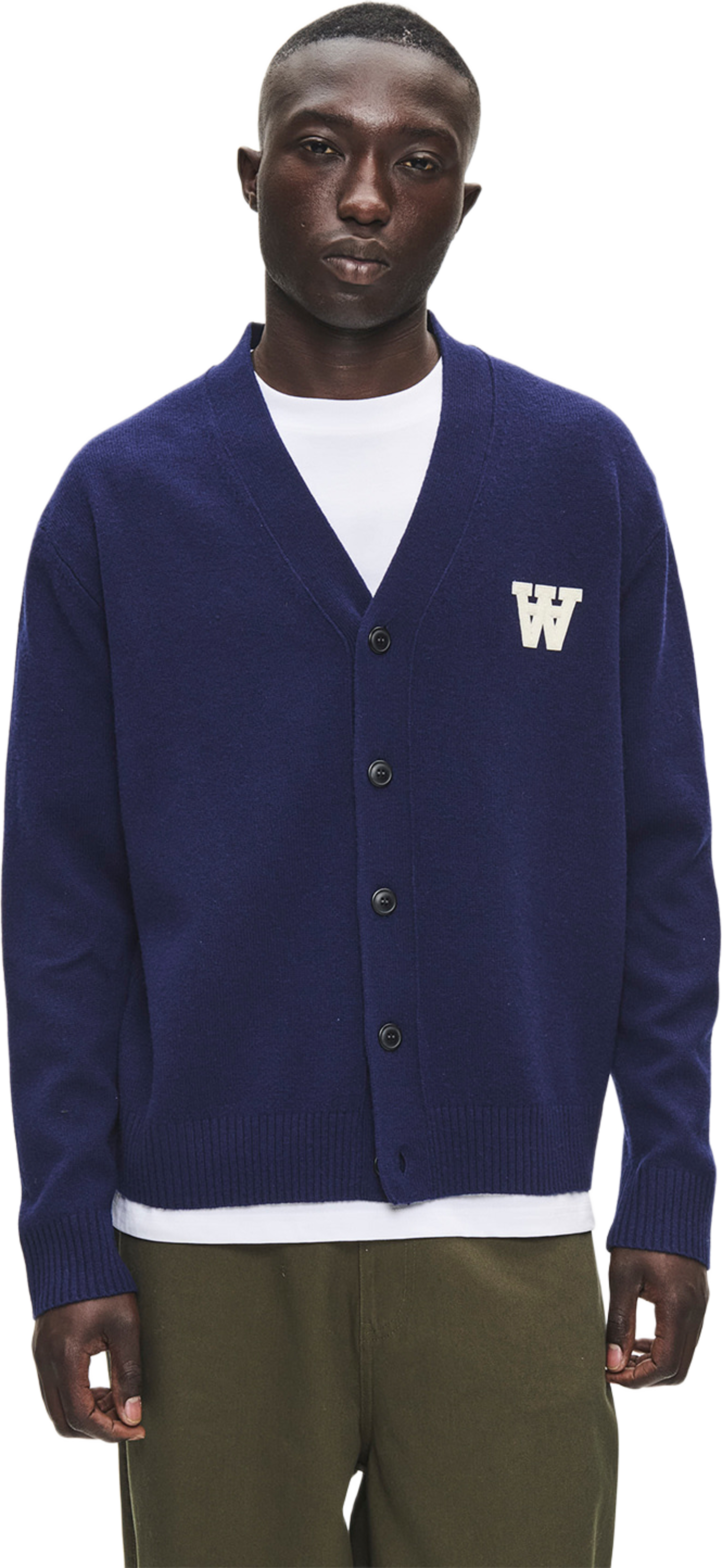 WWTay cardigan 25081, från Wood Wood, i färgen Ocean Cavern. Klicka för att öppna bilden i stort format