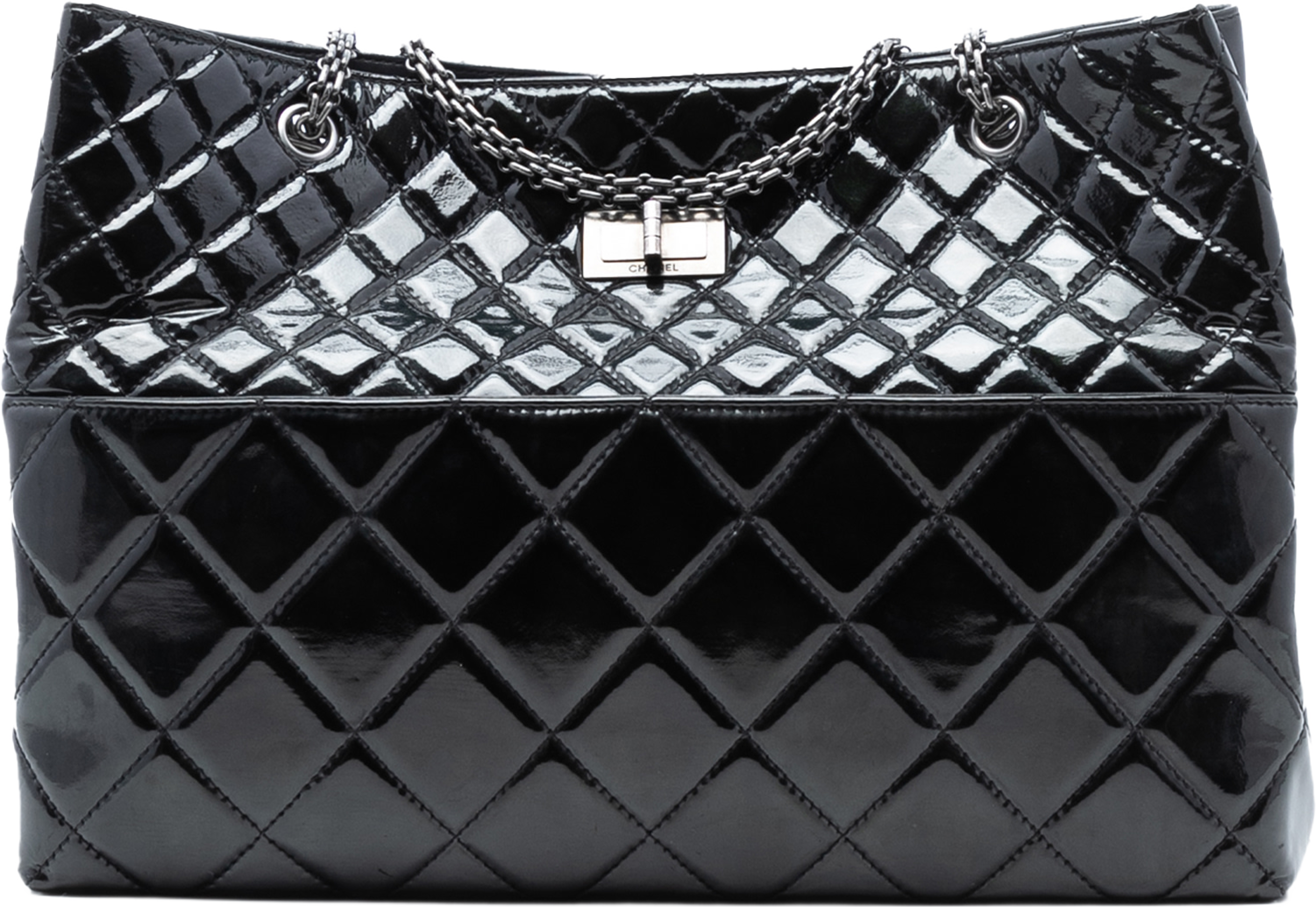 Chanel Quilted Patent Reissue 2.55 Tote, från Luxclusif, i färgen black. Klicka för att öppna bilden i stort format