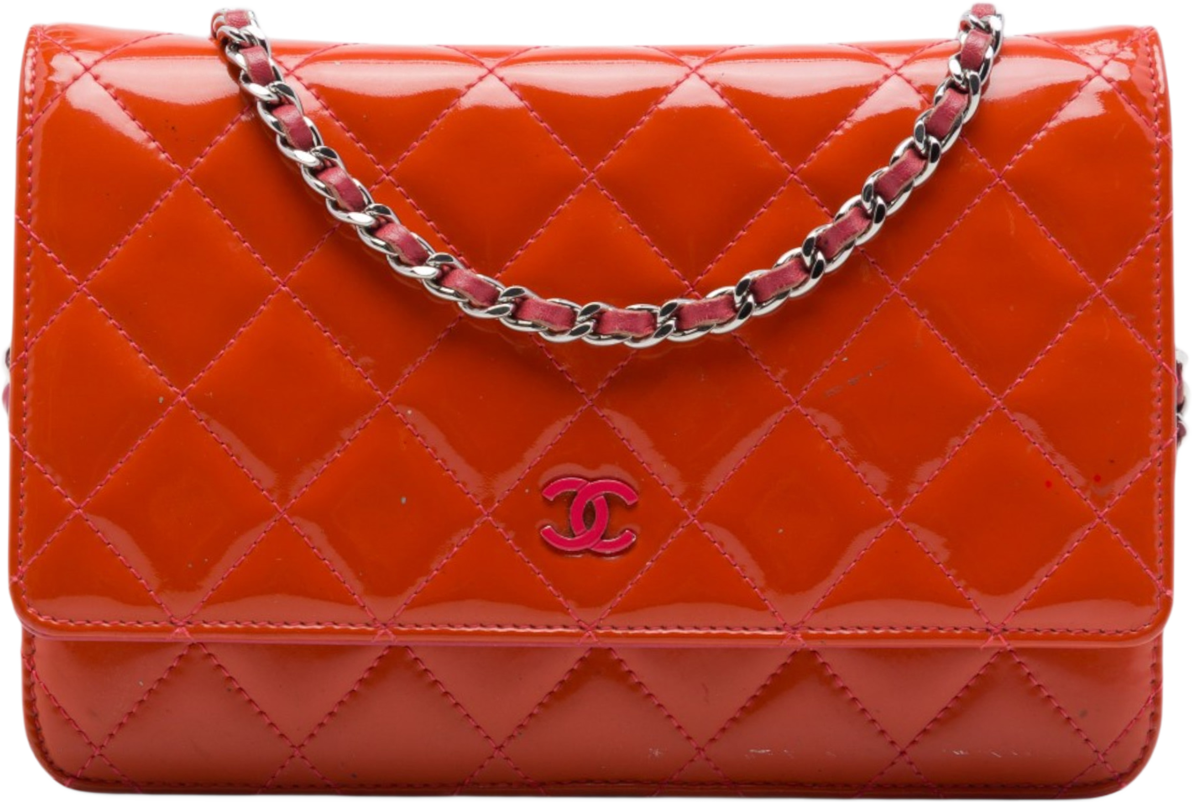 Chanel Cc Quilted Patent Incognito Wallet On Chain, från Luxclusif, i färgen orange. Klicka för att öppna bilden i stort format