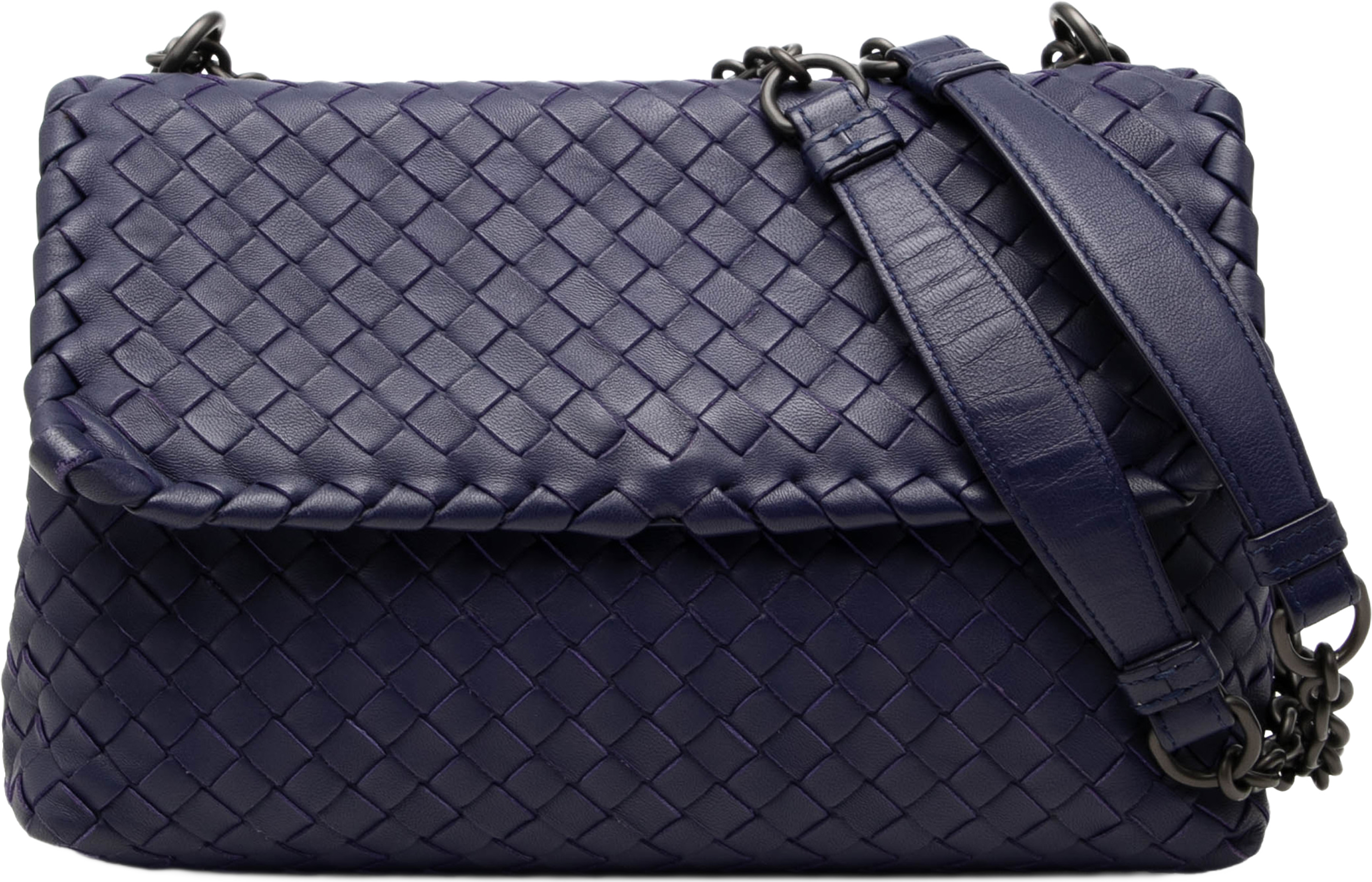 Bottega Veneta Small Nappa Intrecciato Olimpia Crossbody, från Luxclusif, i färgen purpur. Klicka för att öppna bilden i stort format