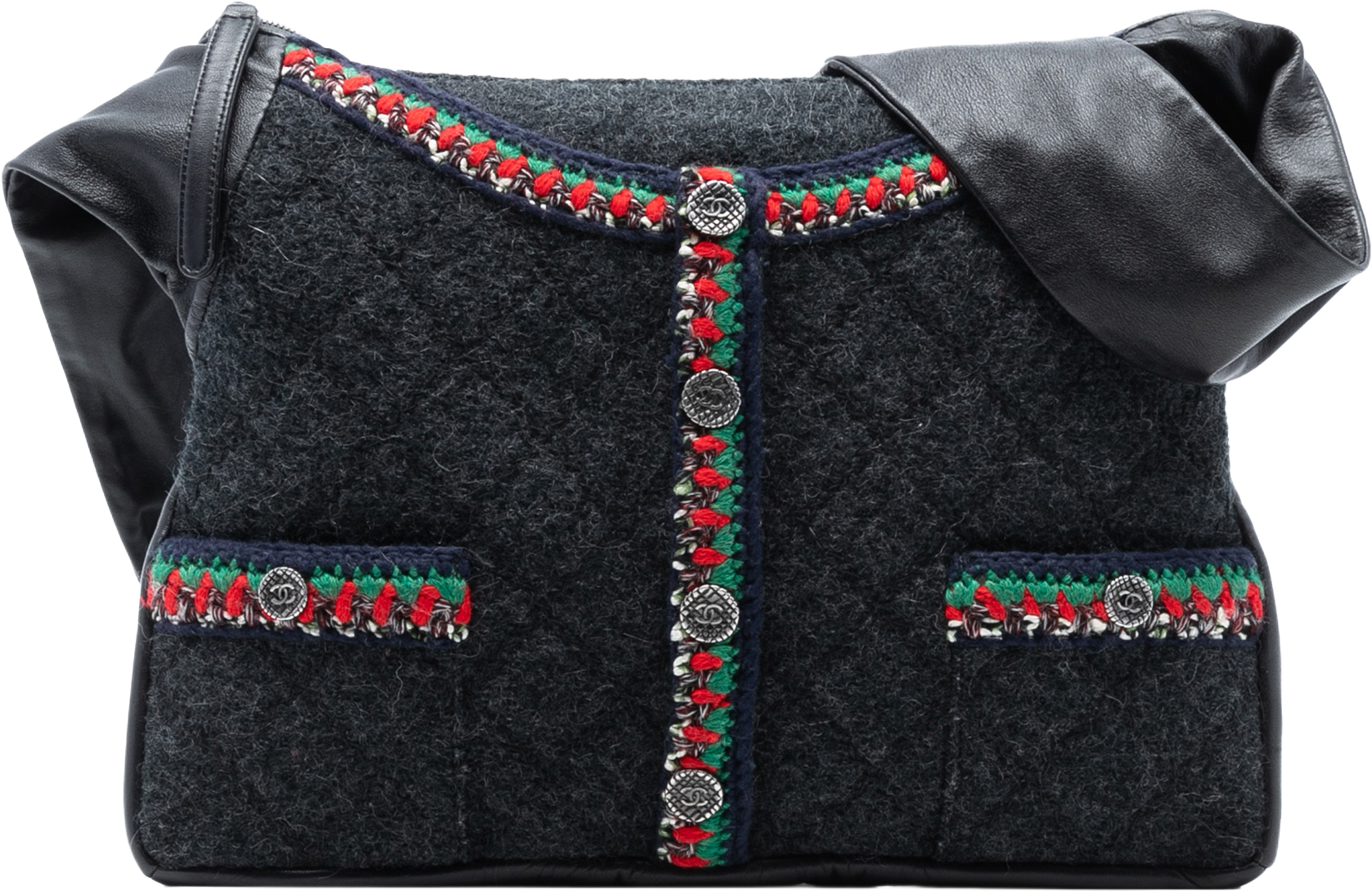 Chanel Quilted Wool And Lambskin Girl Bag, från Luxclusif, i färgen gray. Klicka för att öppna bilden i stort format