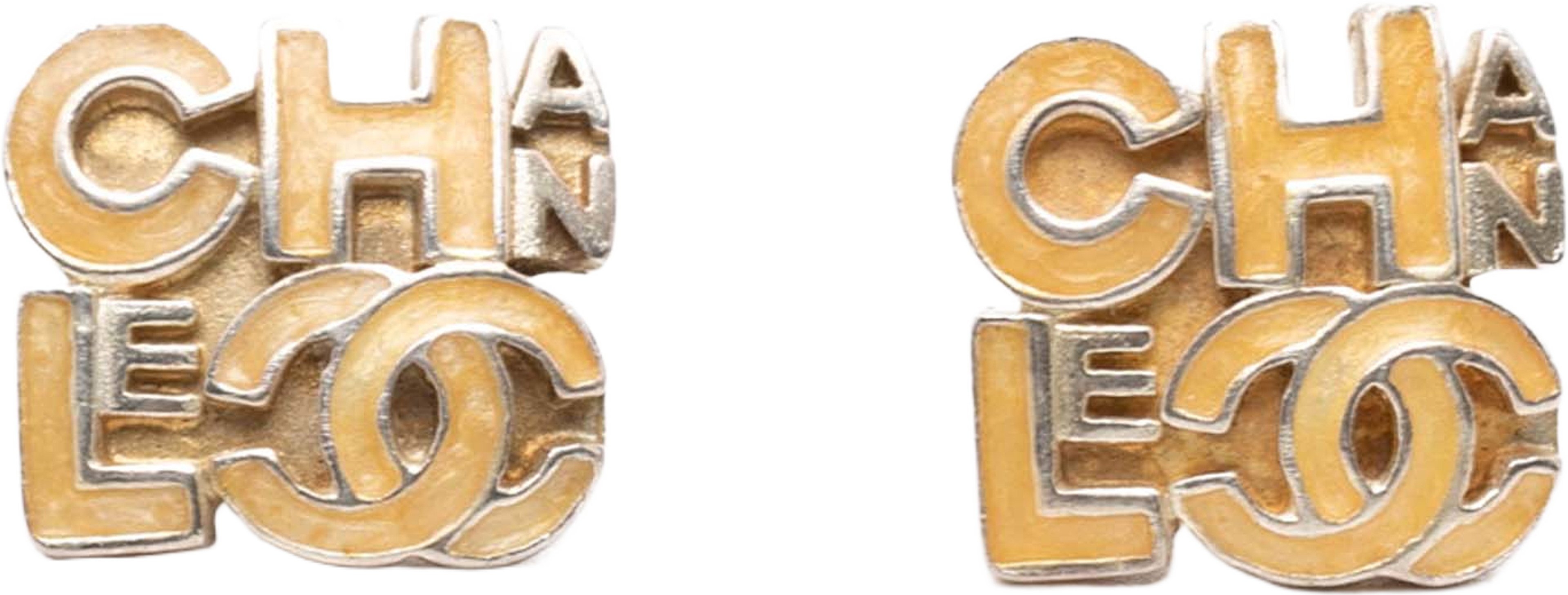 Chanel Silver Plated And Enamel Logo Letters Push Back Earrings, från Luxclusif, i färgen silver. Klicka för att öppna bilden i stort format