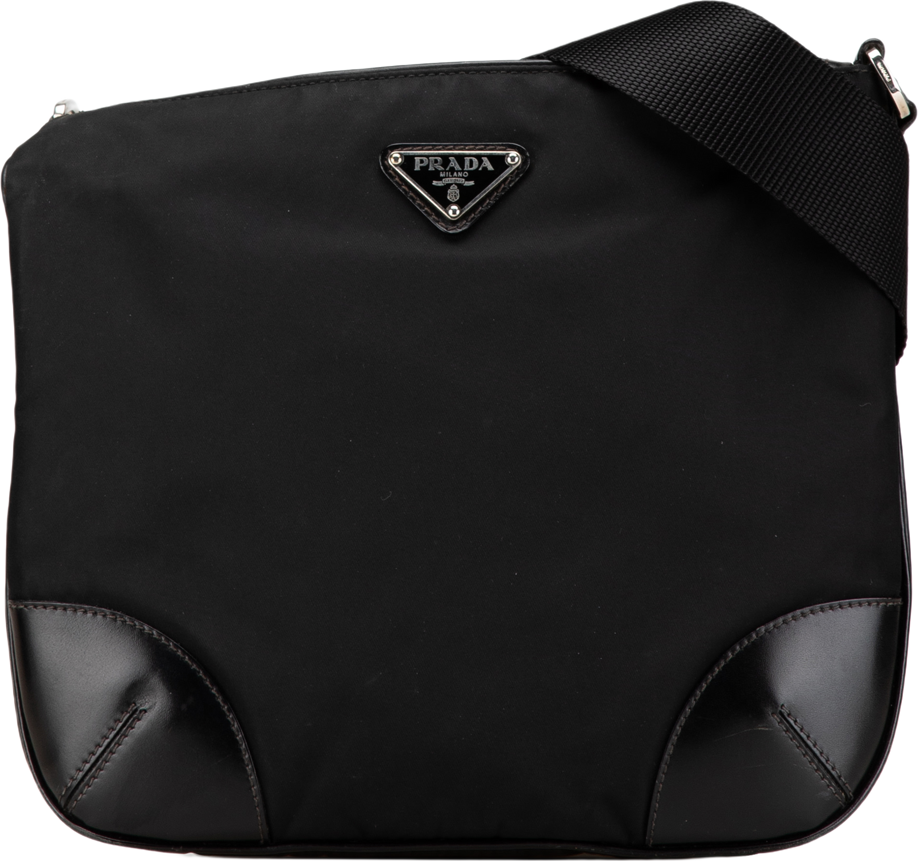 Prada Vitello Trimmed Tessuto Zip Top Crossbody, från Luxclusif, i färgen black. Klicka för att öppna bilden i stort format