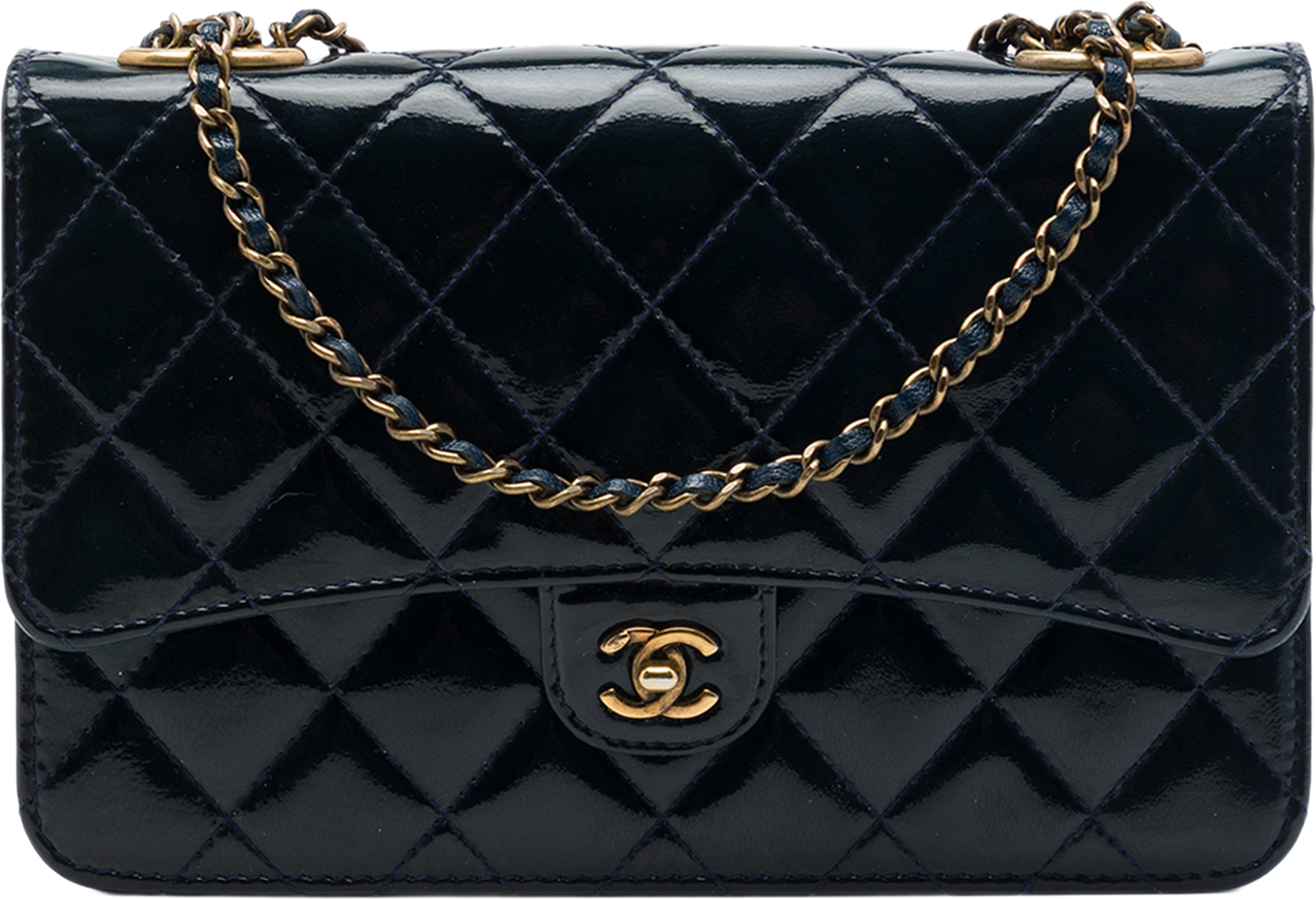 Chanel Quilted Patent And Goatskin Cc Eyelet Wallet On Chain, från Luxclusif, i färgen blå. Klicka för att öppna bilden i stort format