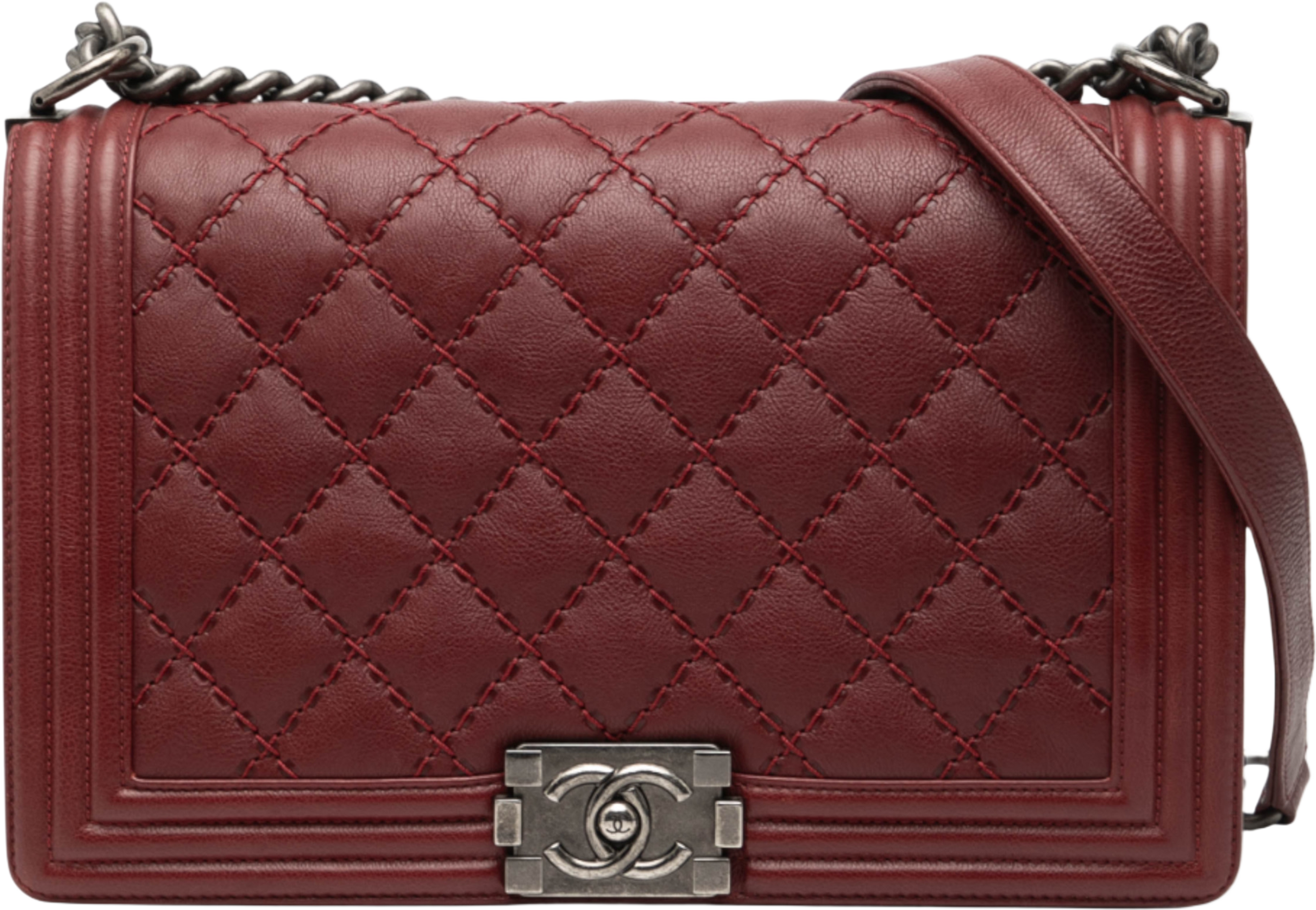 Chanel Medium Quilted Lambskin Double Stitch Boy Flap, från Luxclusif, i färgen burgundy. Klicka för att öppna bilden i stort format