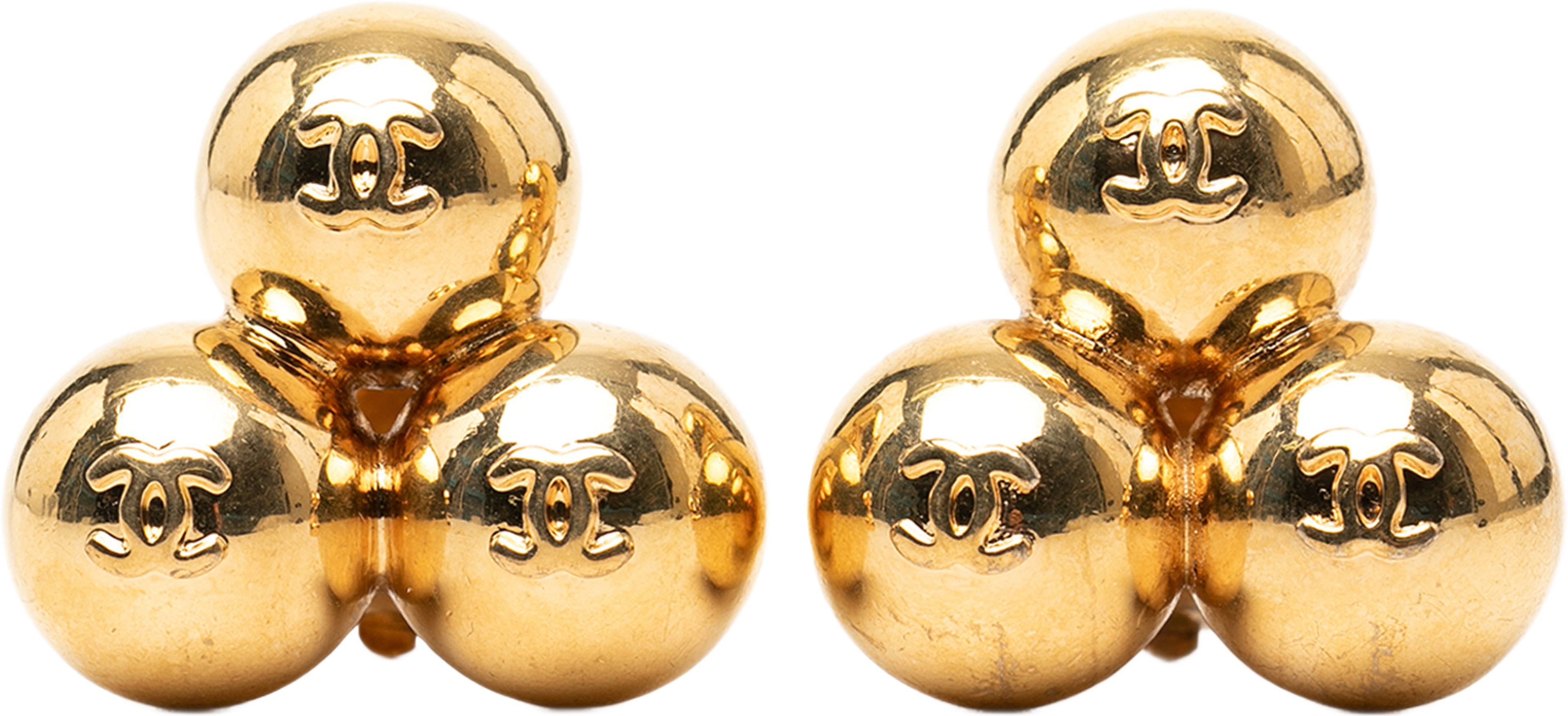 Chanel Cc Gold Plated Spheres Clip On Earrings, från Luxclusif, i färgen guld. Klicka för att öppna bilden i stort format