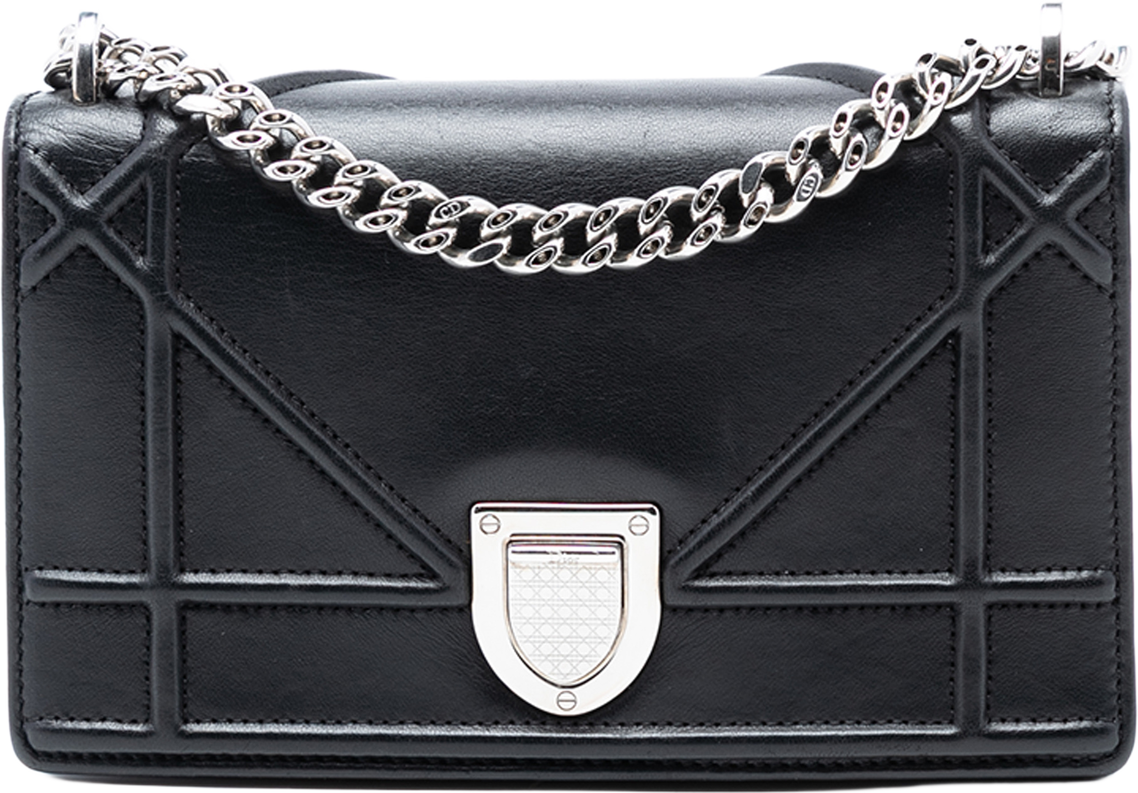 Dior Mini Lambskin Diorama Flap, från Luxclusif, i färgen black. Klicka för att öppna bilden i stort format