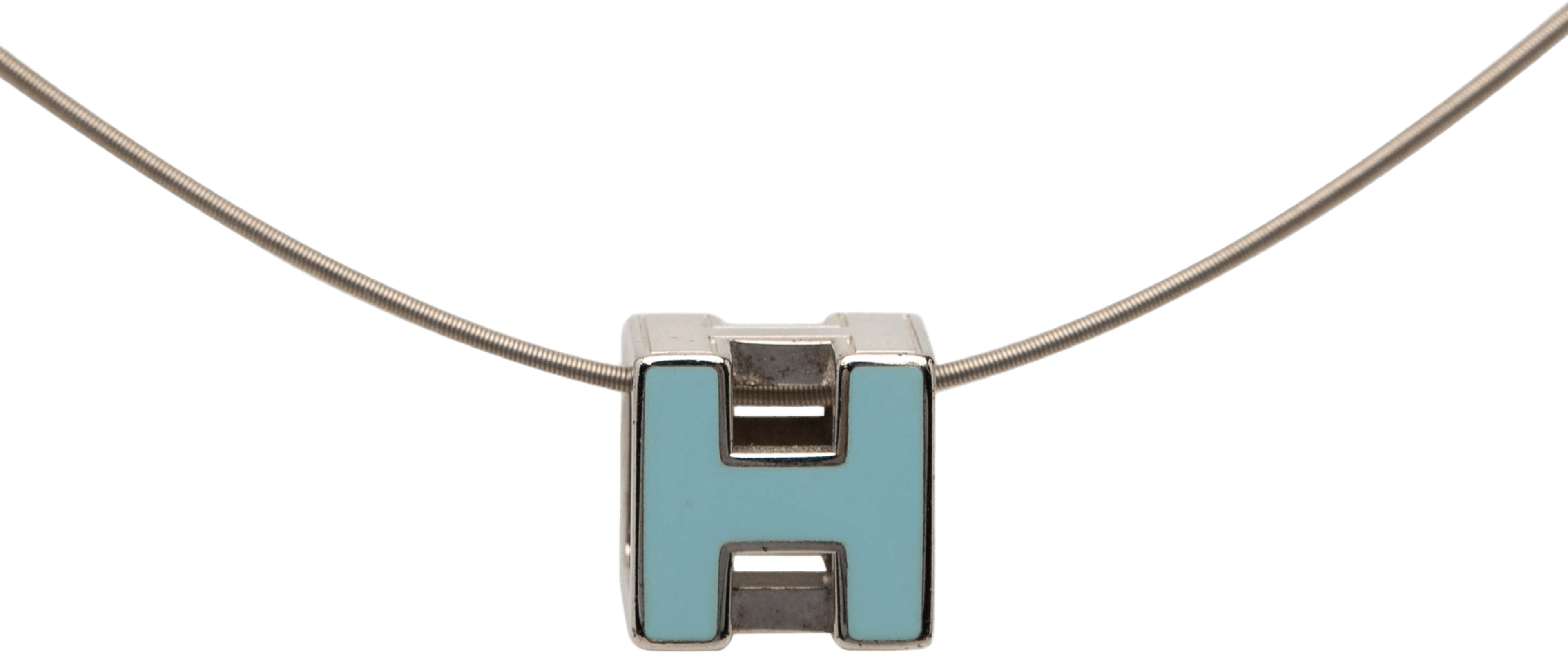 Hermès Palladium Plated Lacquered Cage D H Pendant Necklace, från Luxclusif, i färgen blå. Klicka för att öppna bilden i stort format