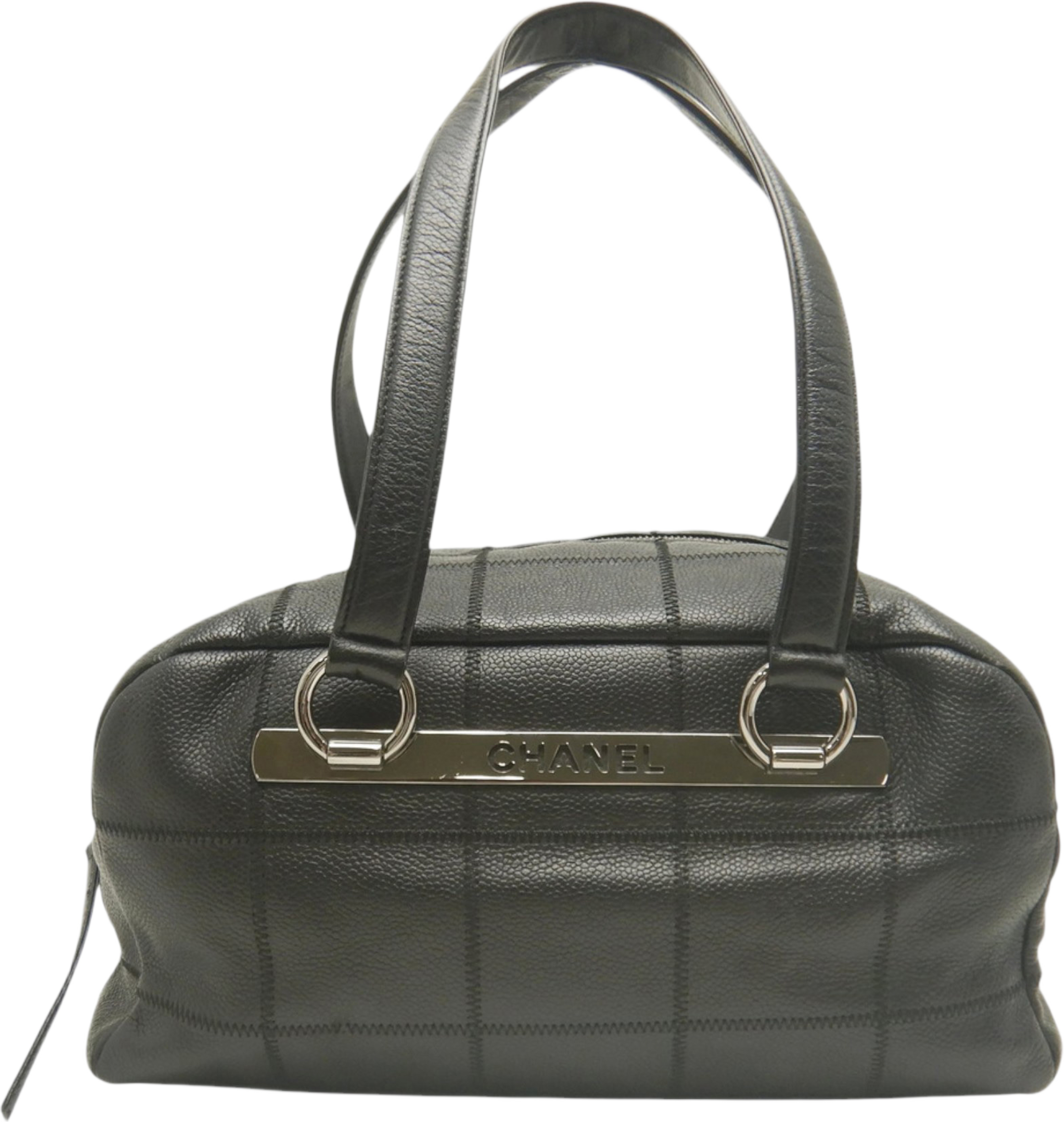 Chanel Chocolate Bar Caviar Shoulder Bag, från Luxclusif, i färgen svart. Klicka för att öppna bilden i stort format