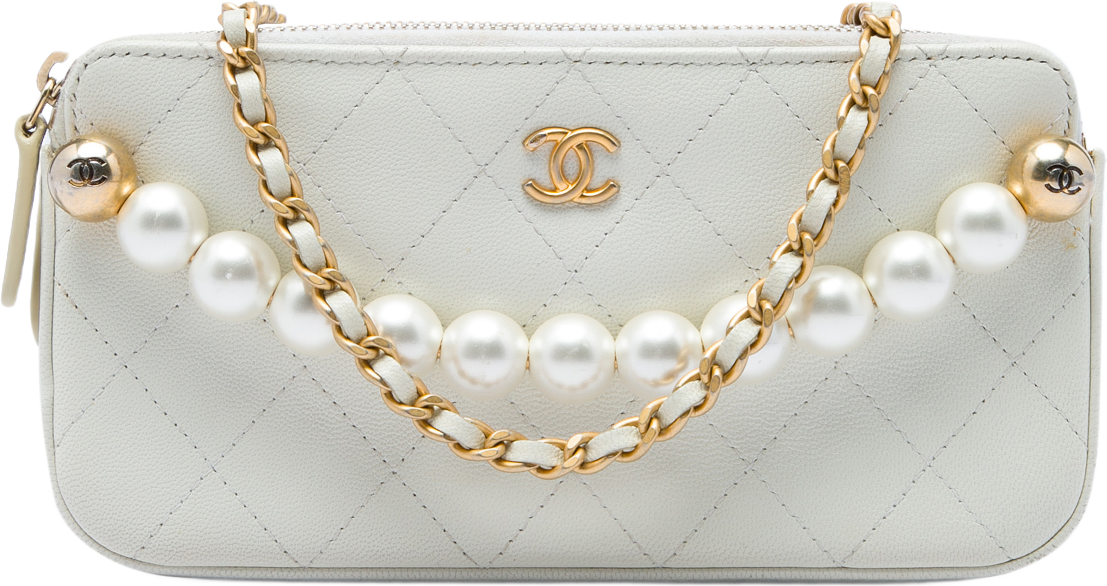 Chanel Cc Quilted Goatskin Chic Pearls Double Zip Clutch With Chain, från Luxclusif, i färgen vit. Klicka för att öppna bilden i stort format