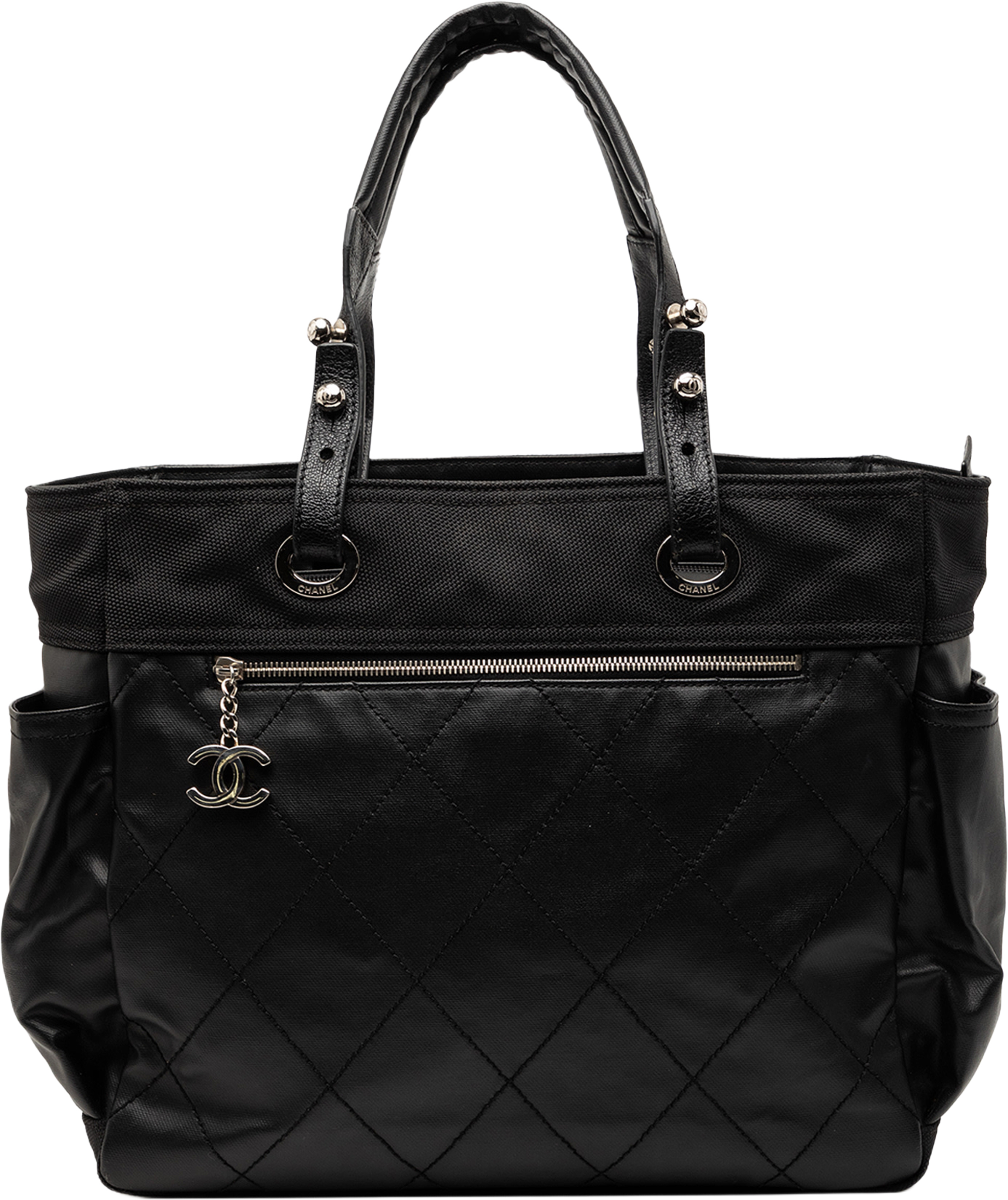 Chanel Large Quilted Coated Canvas Paris Biarritz Tote, från Luxclusif, i färgen black. Klicka för att öppna bilden i stort format