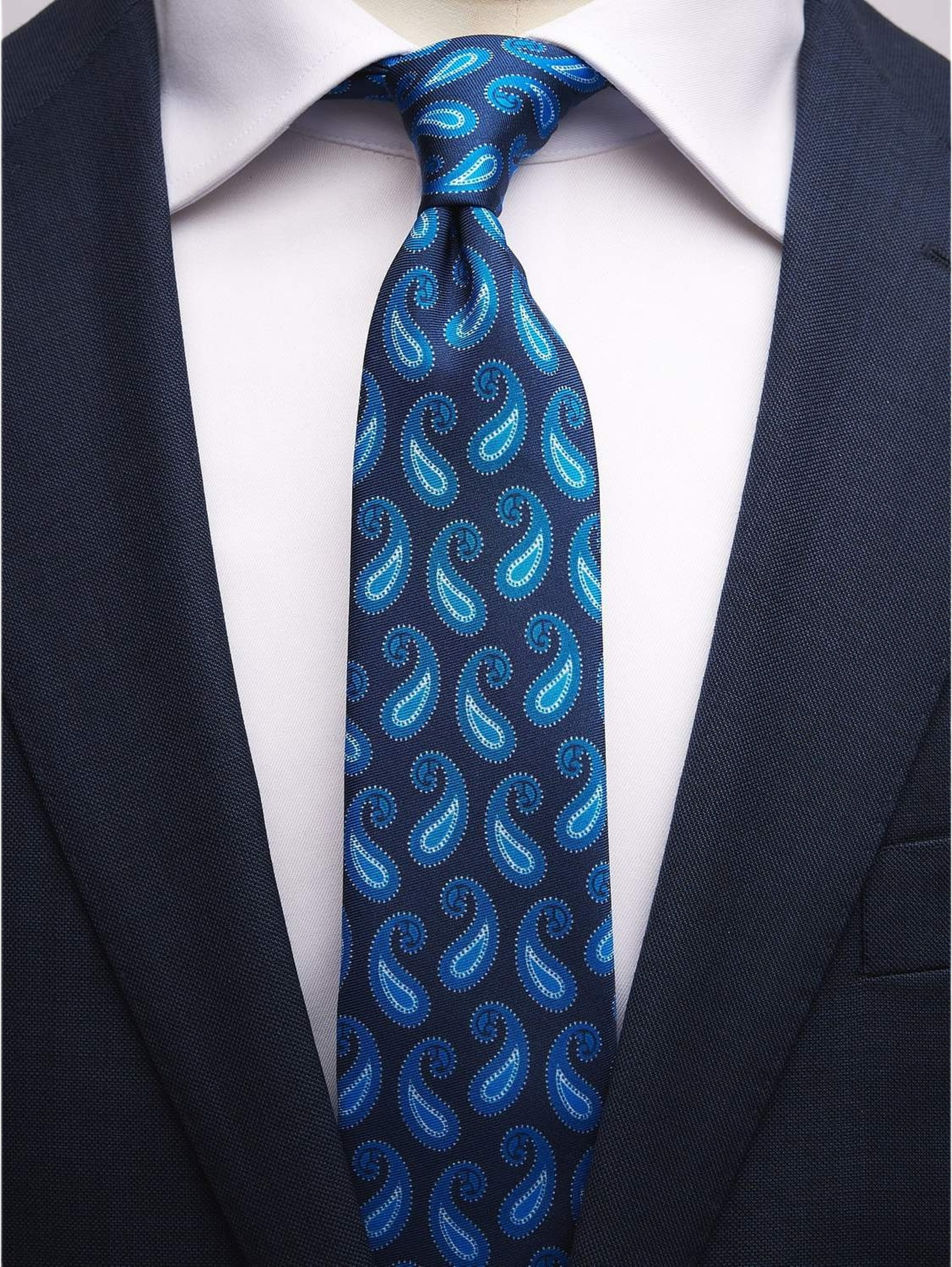Tie Paisley, från John Henric, i färgen dark blue. Klicka för att öppna bilden i stort format