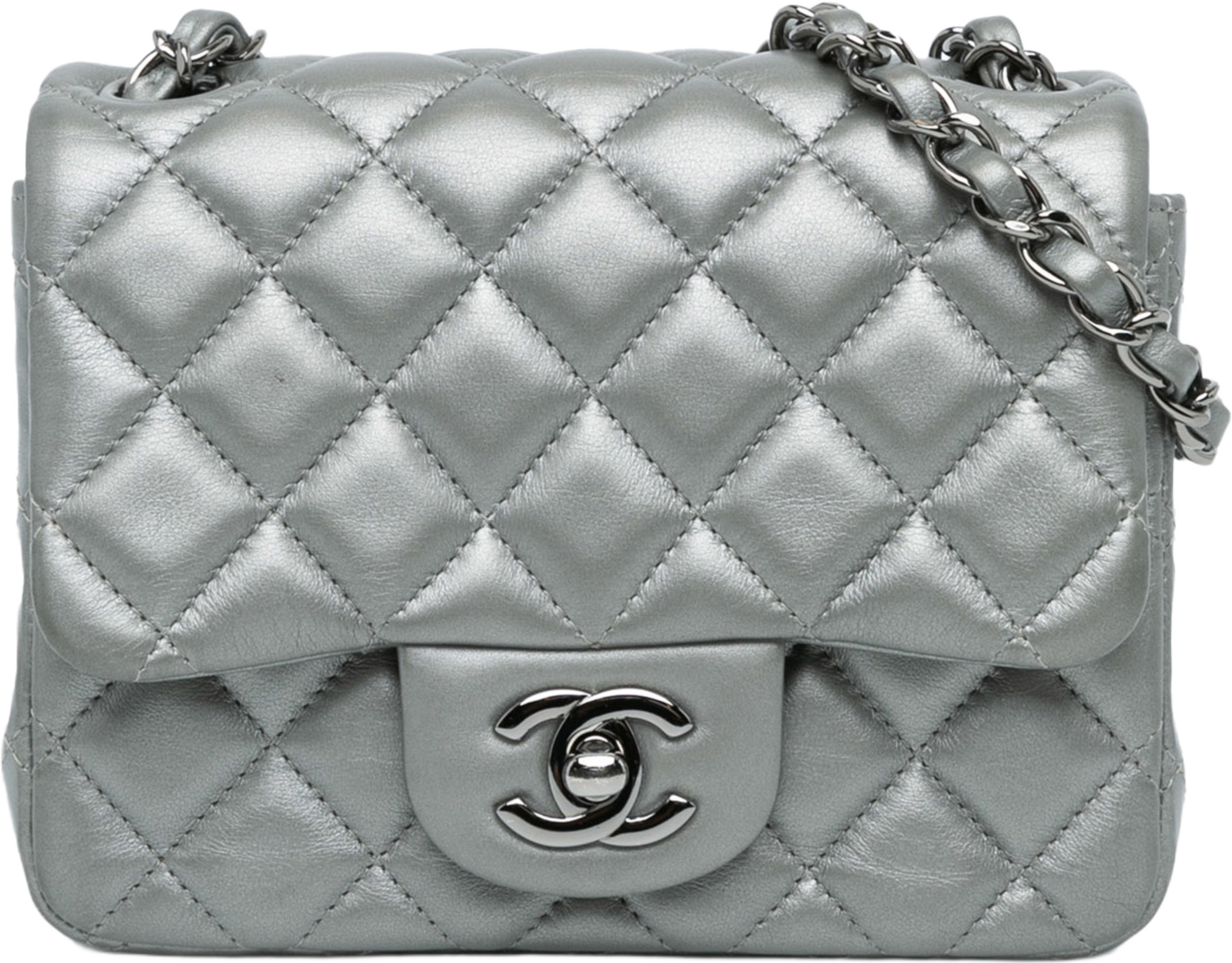 Chanel Mini Square Classic Calfskin Single Flap, från Luxclusif, i färgen silver. Klicka för att öppna bilden i stort format