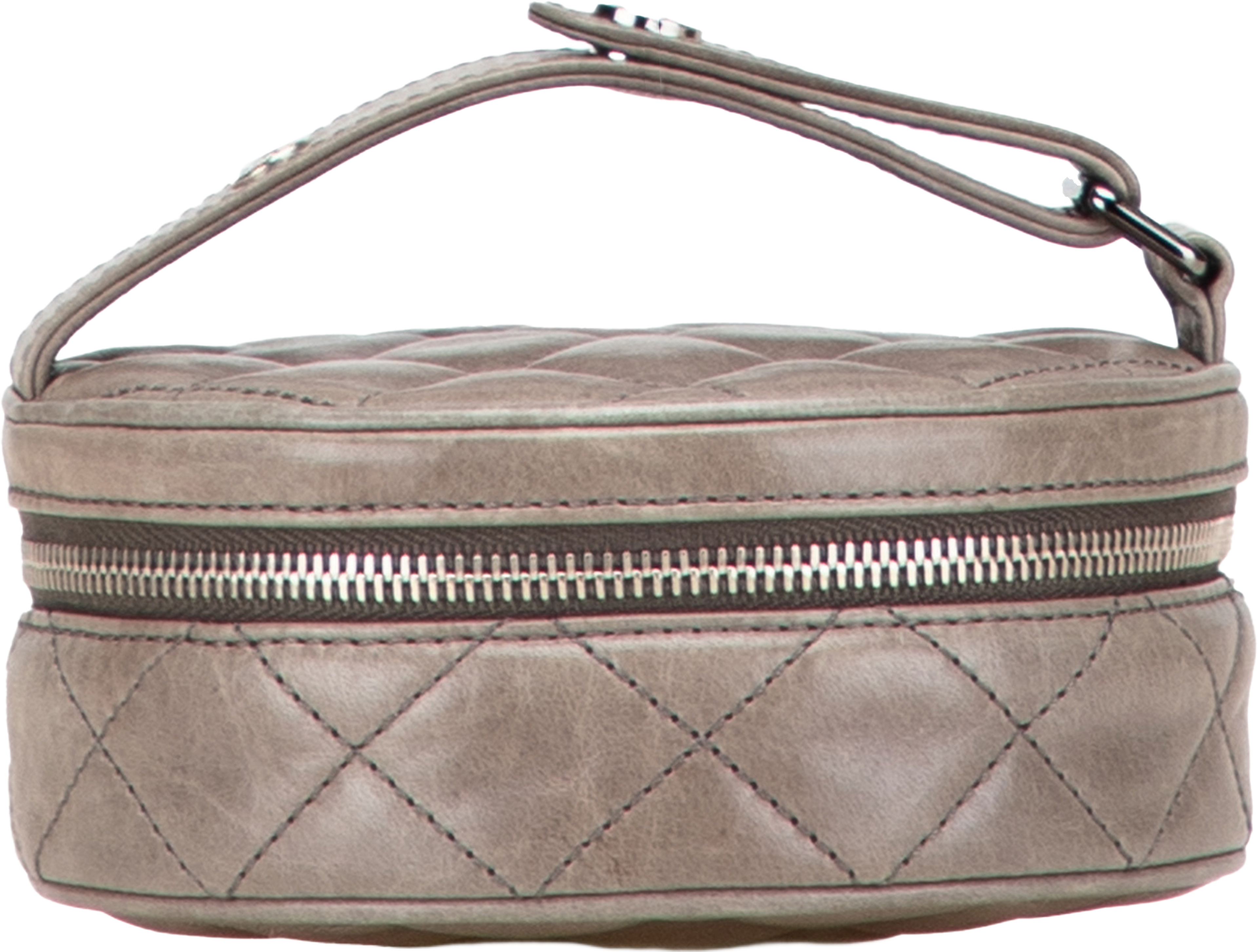 Chanel Cc Quilted Aged Calfskin Round Clutch, från Luxclusif, i färgen taupe. Klicka för att öppna bilden i stort format