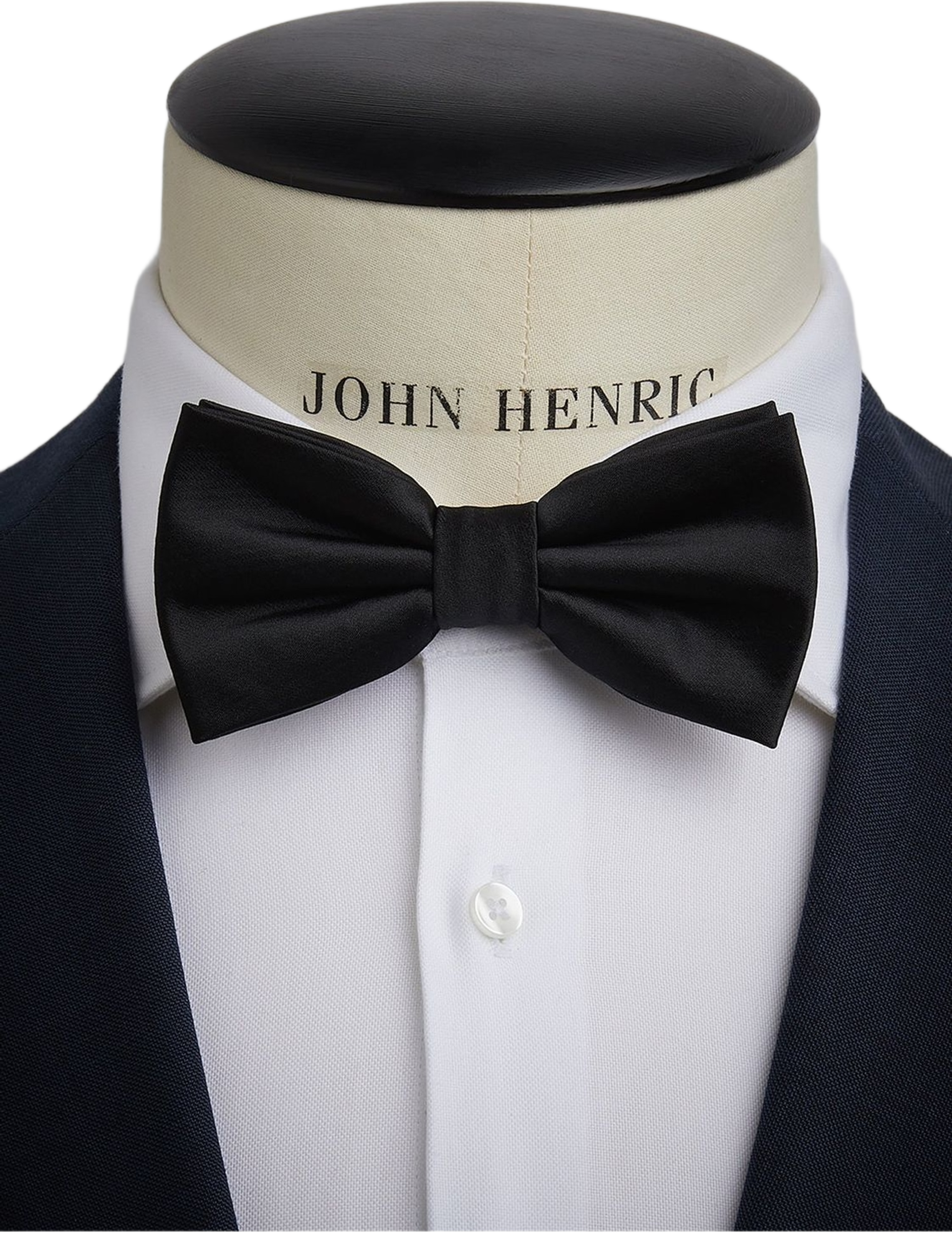 Bow Tie Plain Pre Tied, från John Henric, i färgen black. Klicka för att öppna bilden i stort format