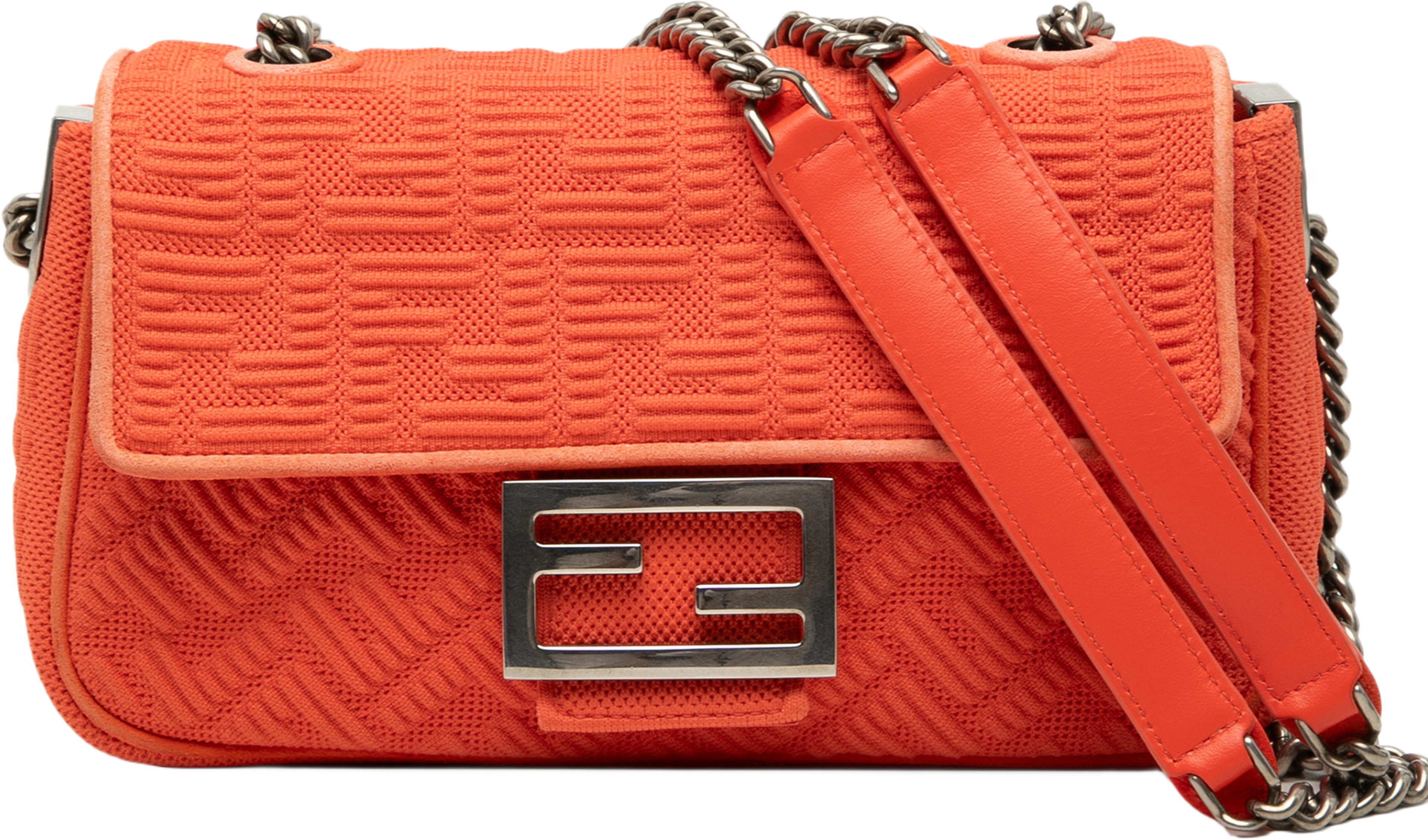 Fendi Zucca Embossed Technical Fabric Chain Midi Baguette, från Luxclusif, i färgen orange. Klicka för att öppna bilden i stort format