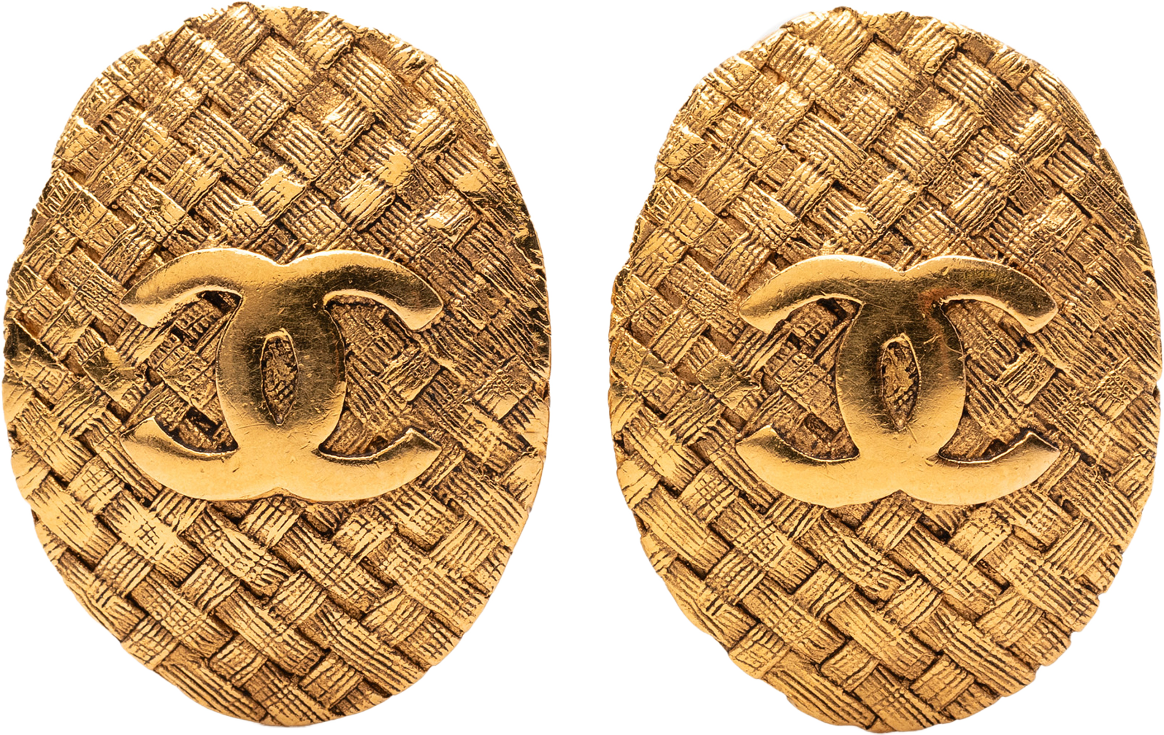 Chanel Cc Gold Plated Oval Clip On Earrings, från Luxclusif, i färgen gold. Klicka för att öppna bilden i stort format