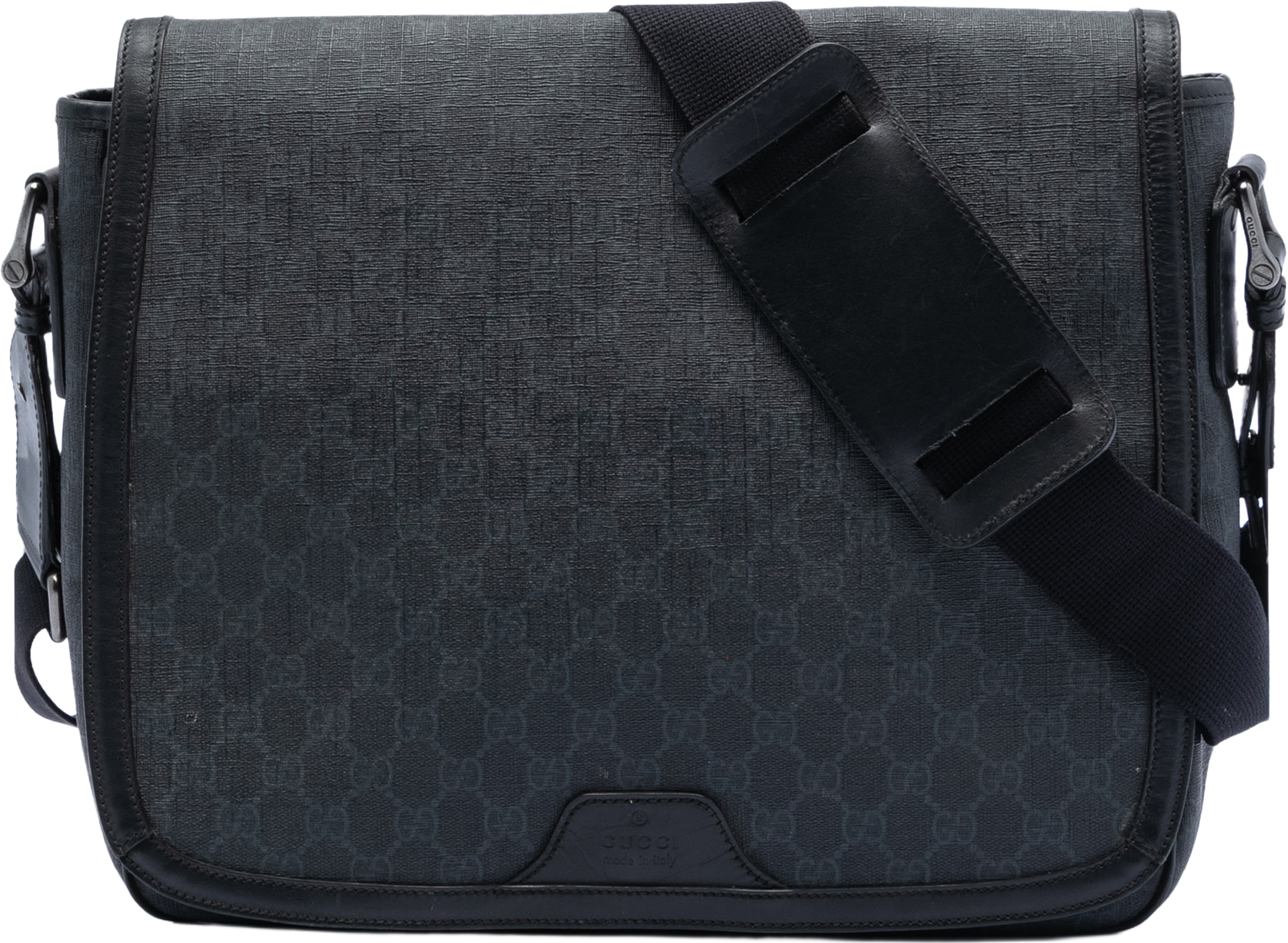 Gucci Gg Supreme Messenger Bag, från Luxclusif, i färgen black. Klicka för att öppna bilden i stort format