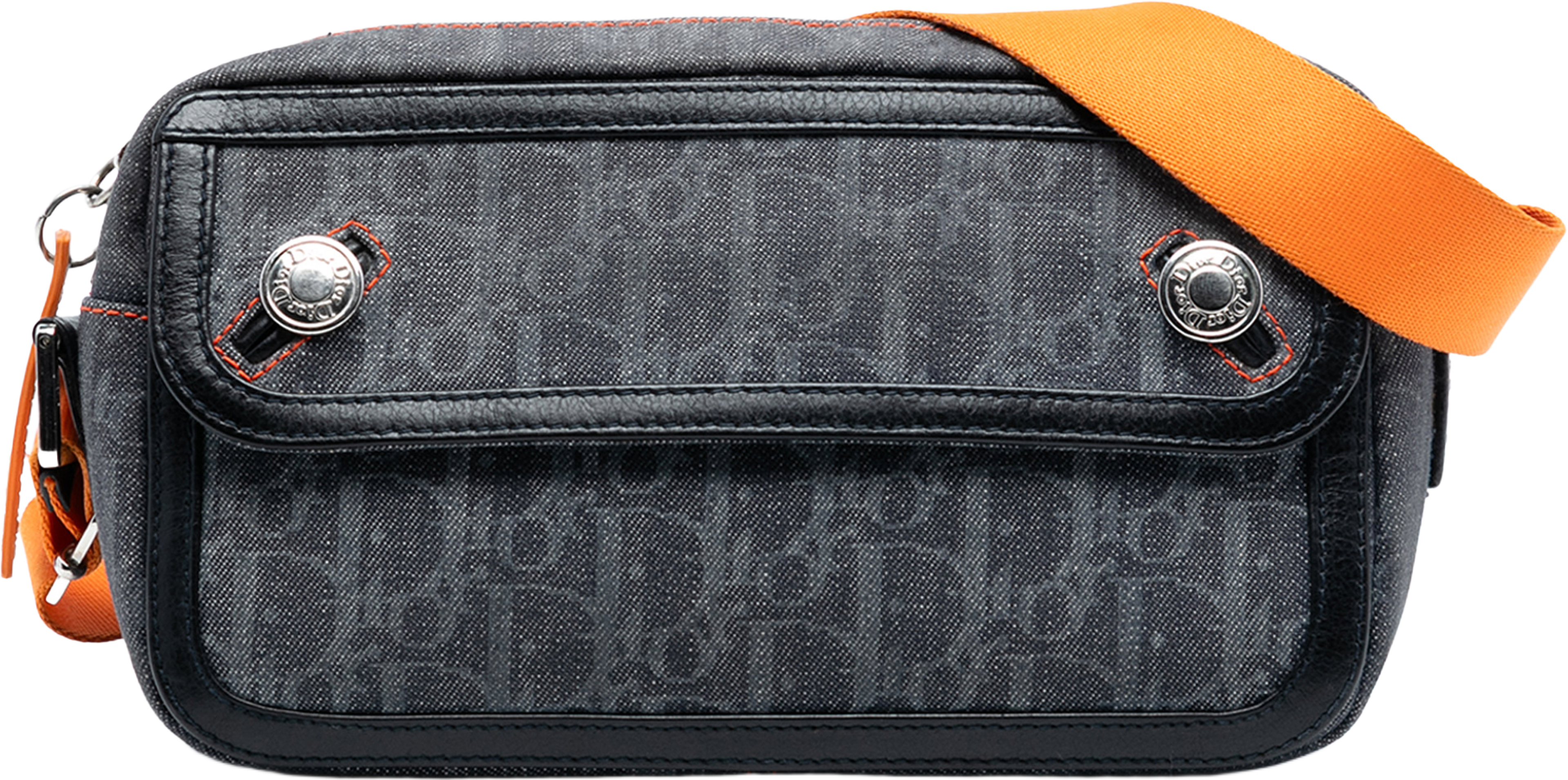 Dior Diorissimo Trotter Denim Flight Shoulder Bag, från Luxclusif, i färgen dark gray. Klicka för att öppna bilden i stort format