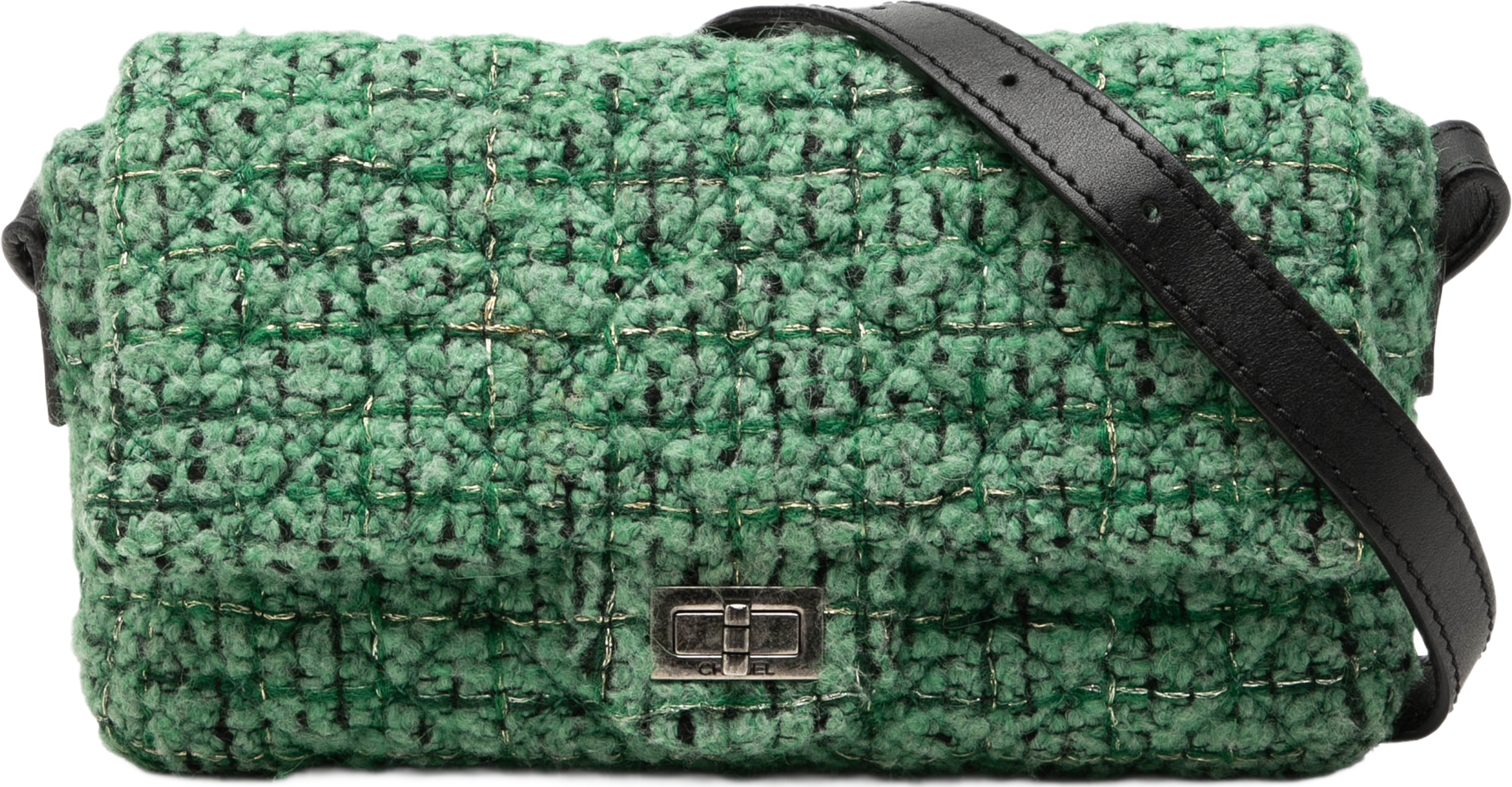Chanel Small Quilted Tweed Reissue 2.55 Easy Messenger Flap, från Luxclusif, i färgen grön. Klicka för att öppna bilden i stort format