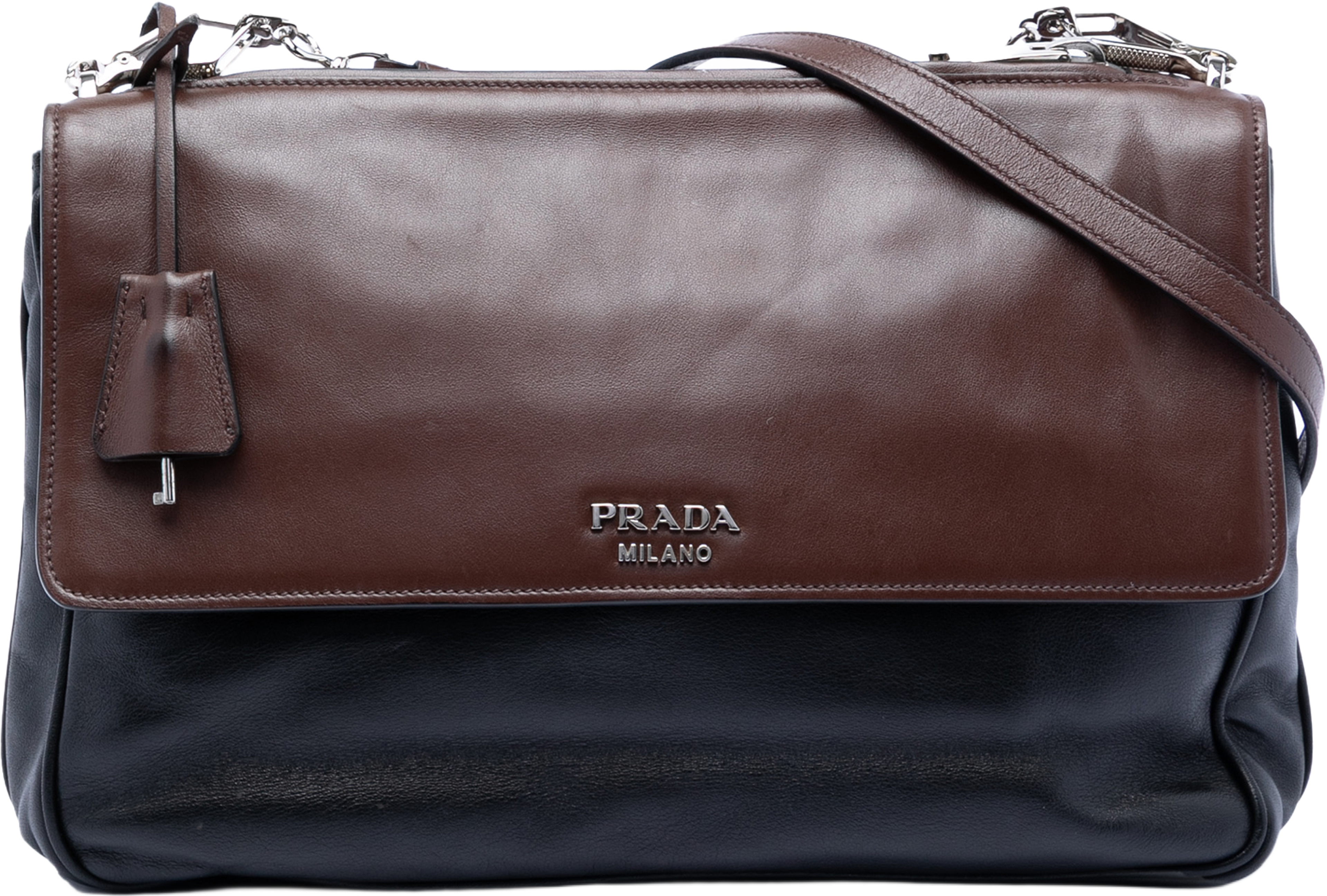 Prada Soft Calfskin Double Sided Flap Messenger Bag, från Luxclusif, i färgen black. Klicka för att öppna bilden i stort format