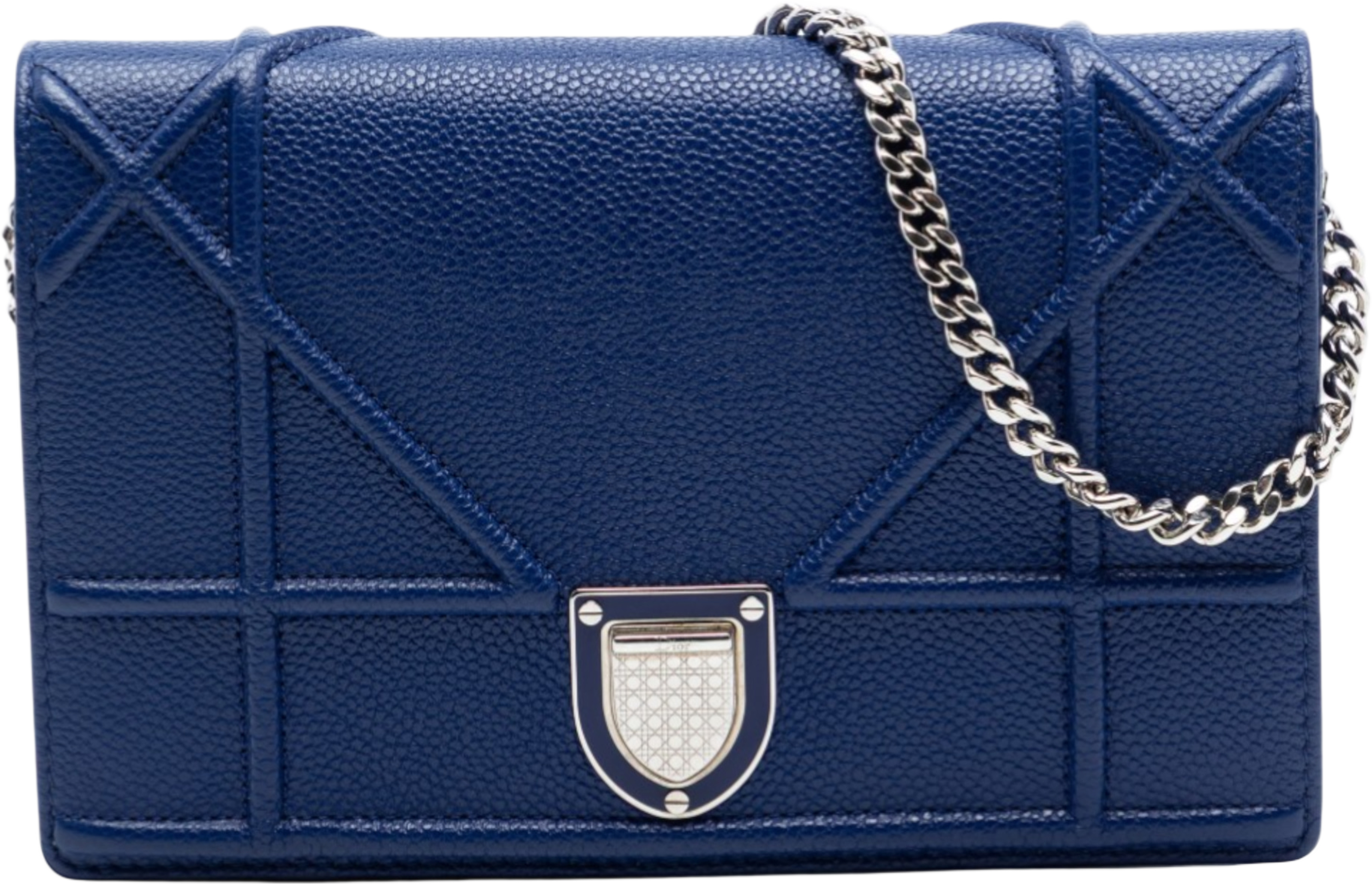 Dior Grained Calfskin Diorama Wallet On Chain, från Luxclusif, i färgen dark blue. Klicka för att öppna bilden i stort format