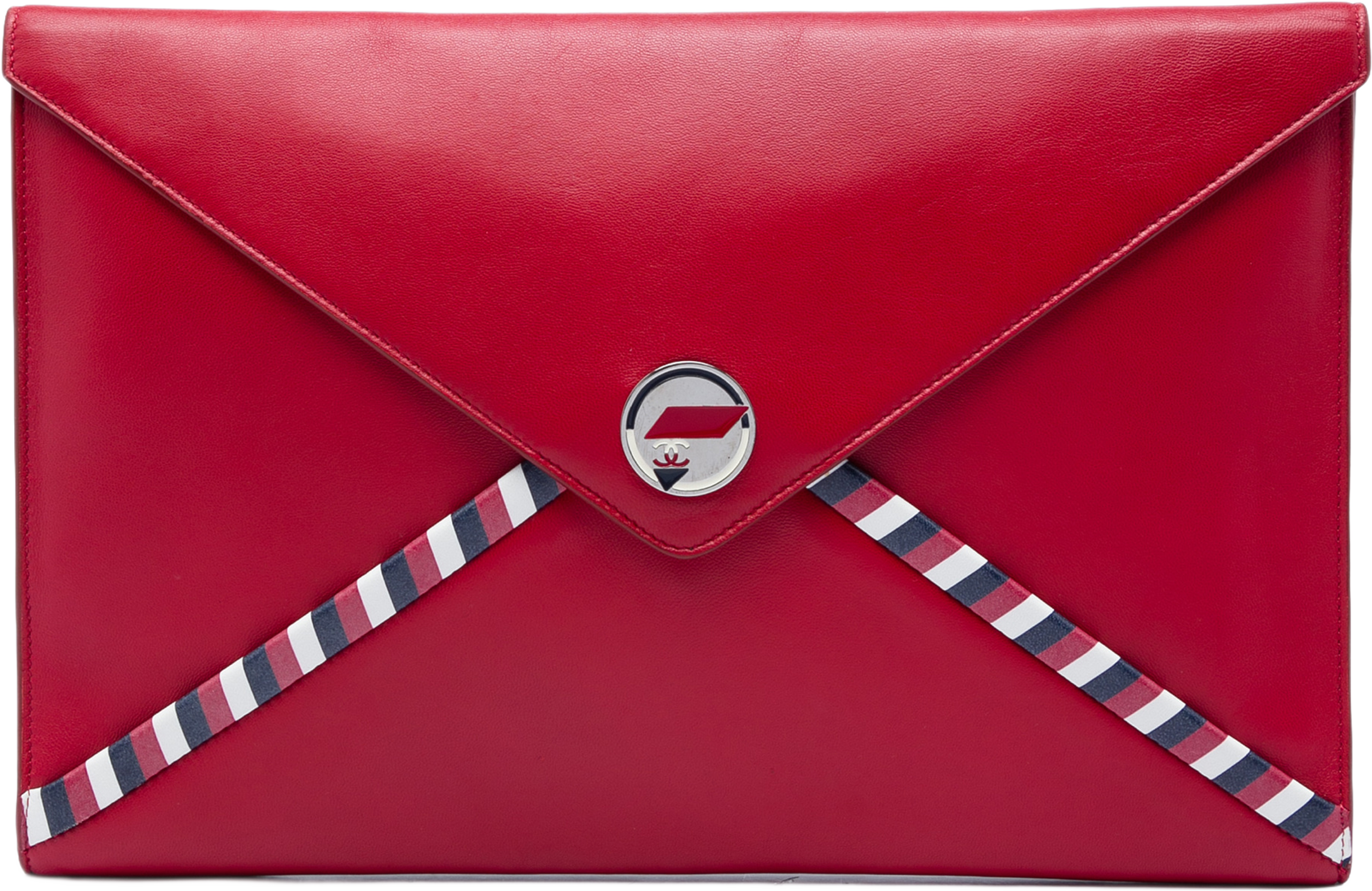 Chanel Cc Lambskin Airlines Envelope Clutch, från Luxclusif, i färgen röd. Klicka för att öppna bilden i stort format