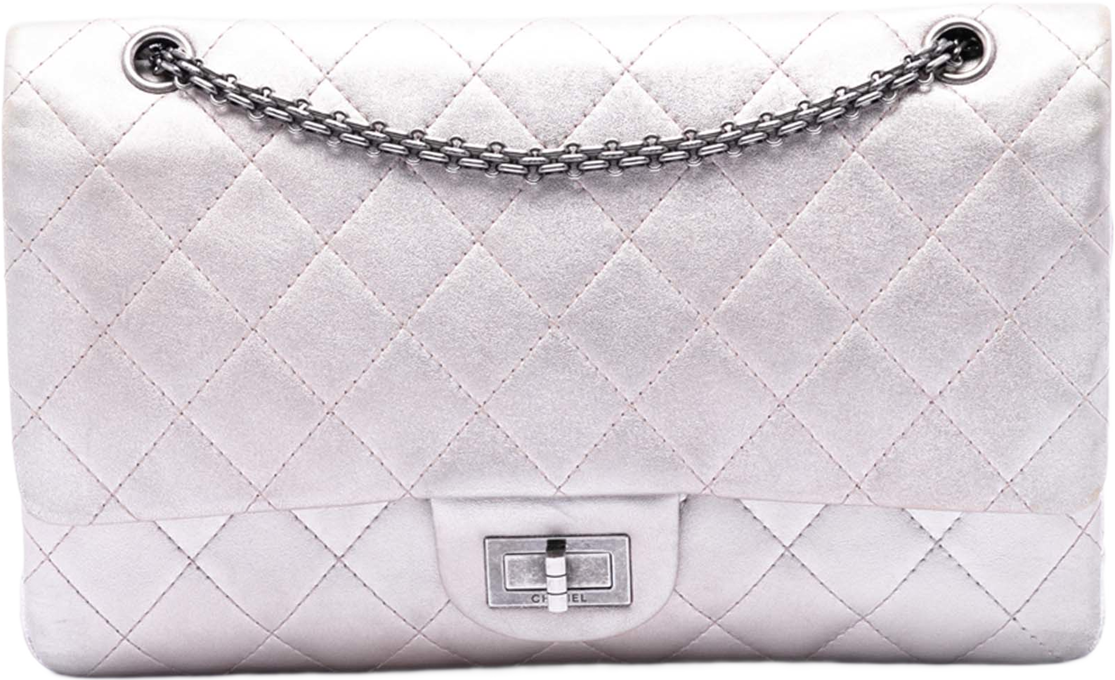 Chanel Quilted Iridescent Lambskin Reissue 2.55 Double Flap 227, från Luxclusif, i färgen light pink. Klicka för att öppna bilden i stort format