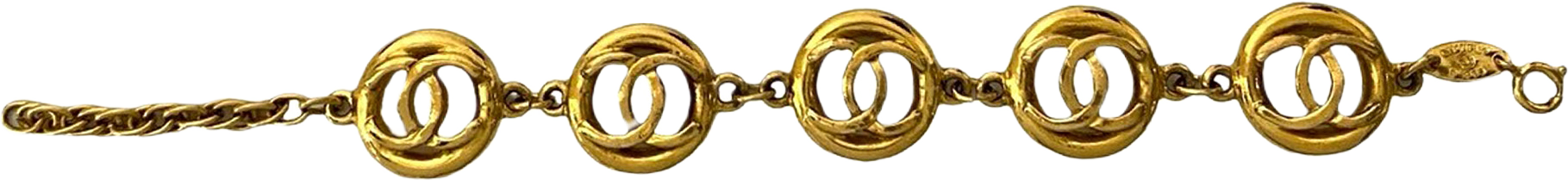 Chanel Cc Gold Plated Link Bracelet, från Luxclusif, i färgen gold. Klicka för att öppna bilden i stort format