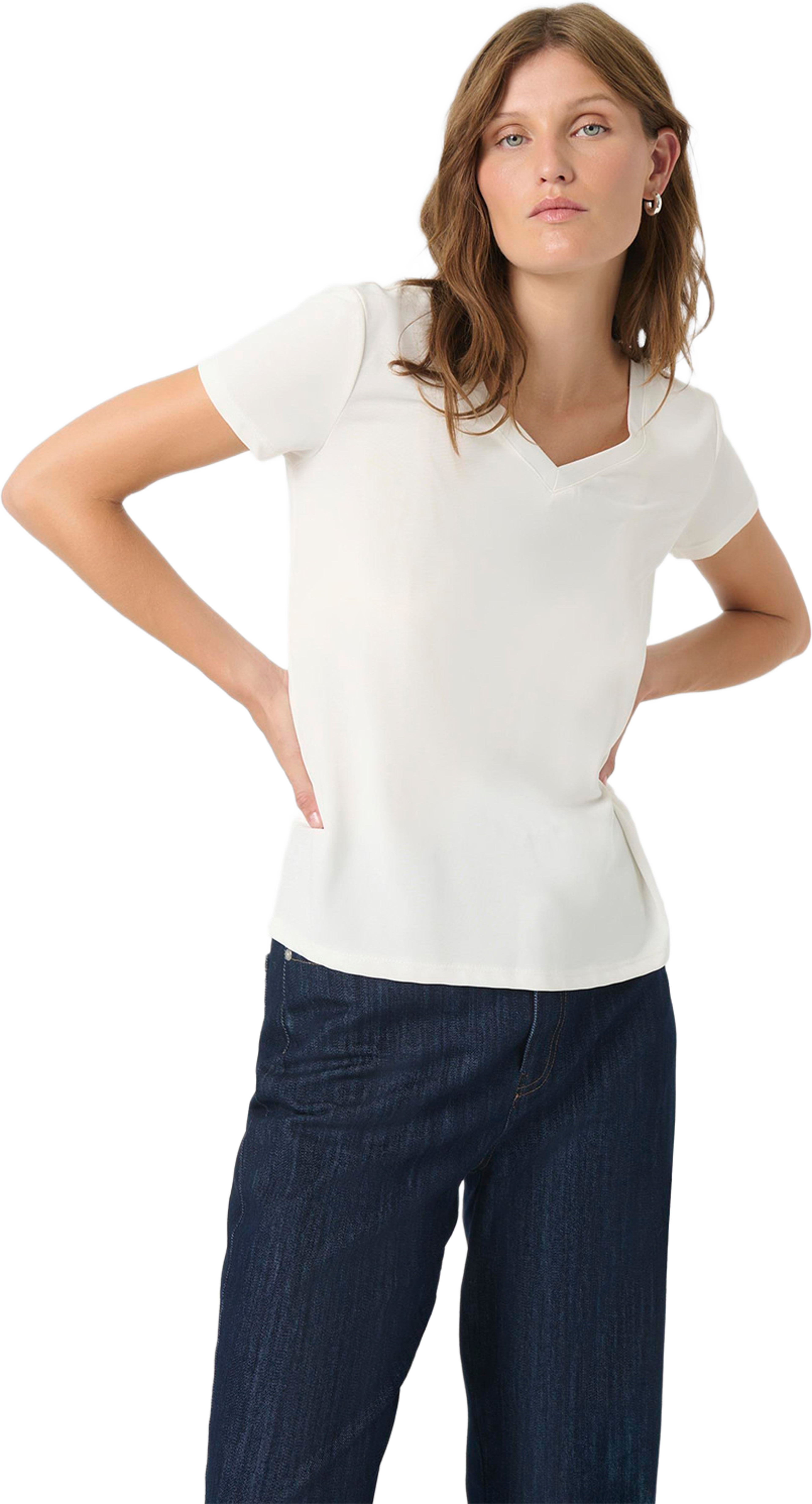 Columbine T-shirt, från Soaked In Luxury, i färgen Broken White. Klicka för att öppna bilden i stort format