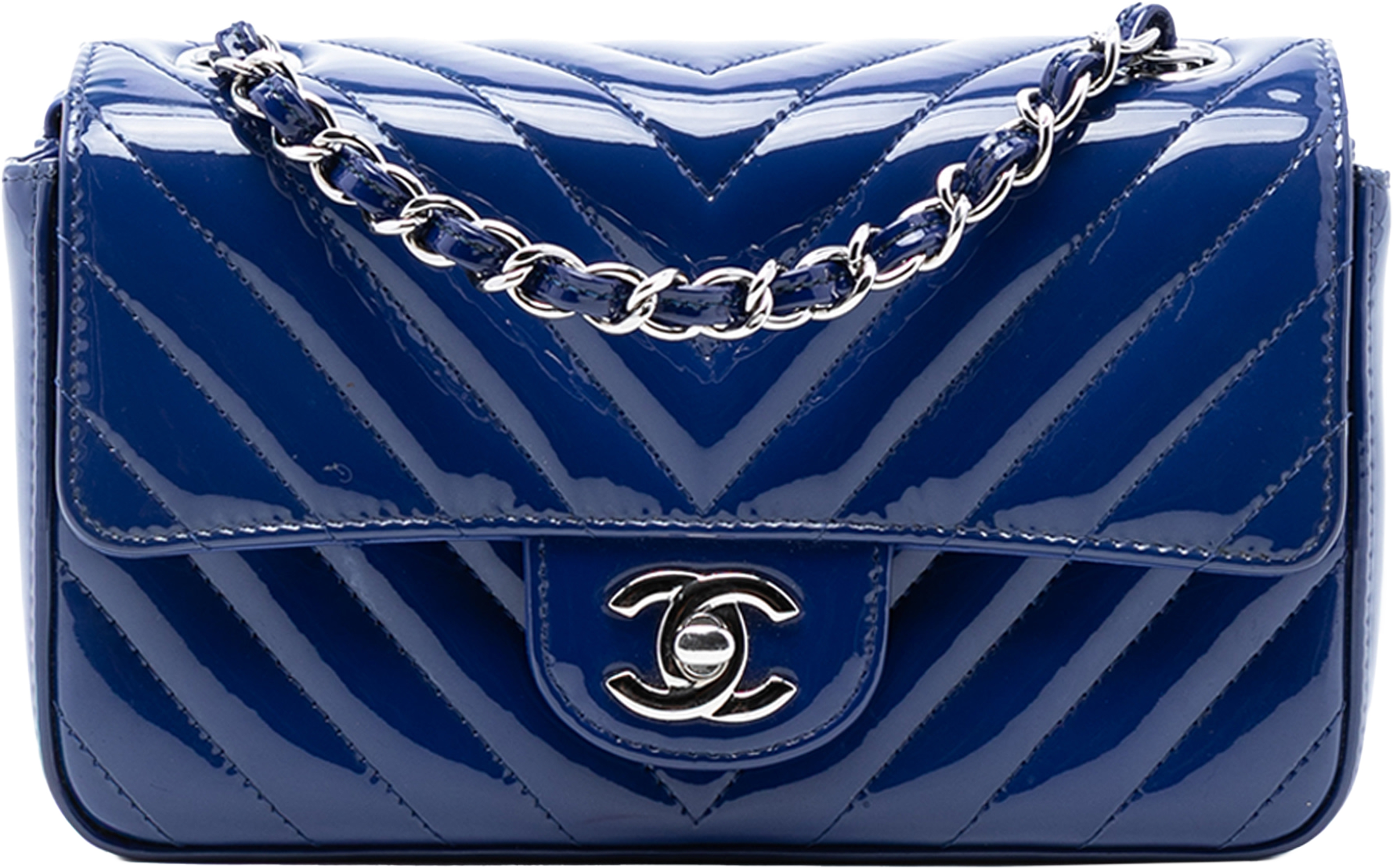 Chanel Mini Rectangular Classic Chevron Patent Single Flap, från Luxclusif, i färgen blue. Klicka för att öppna bilden i stort format