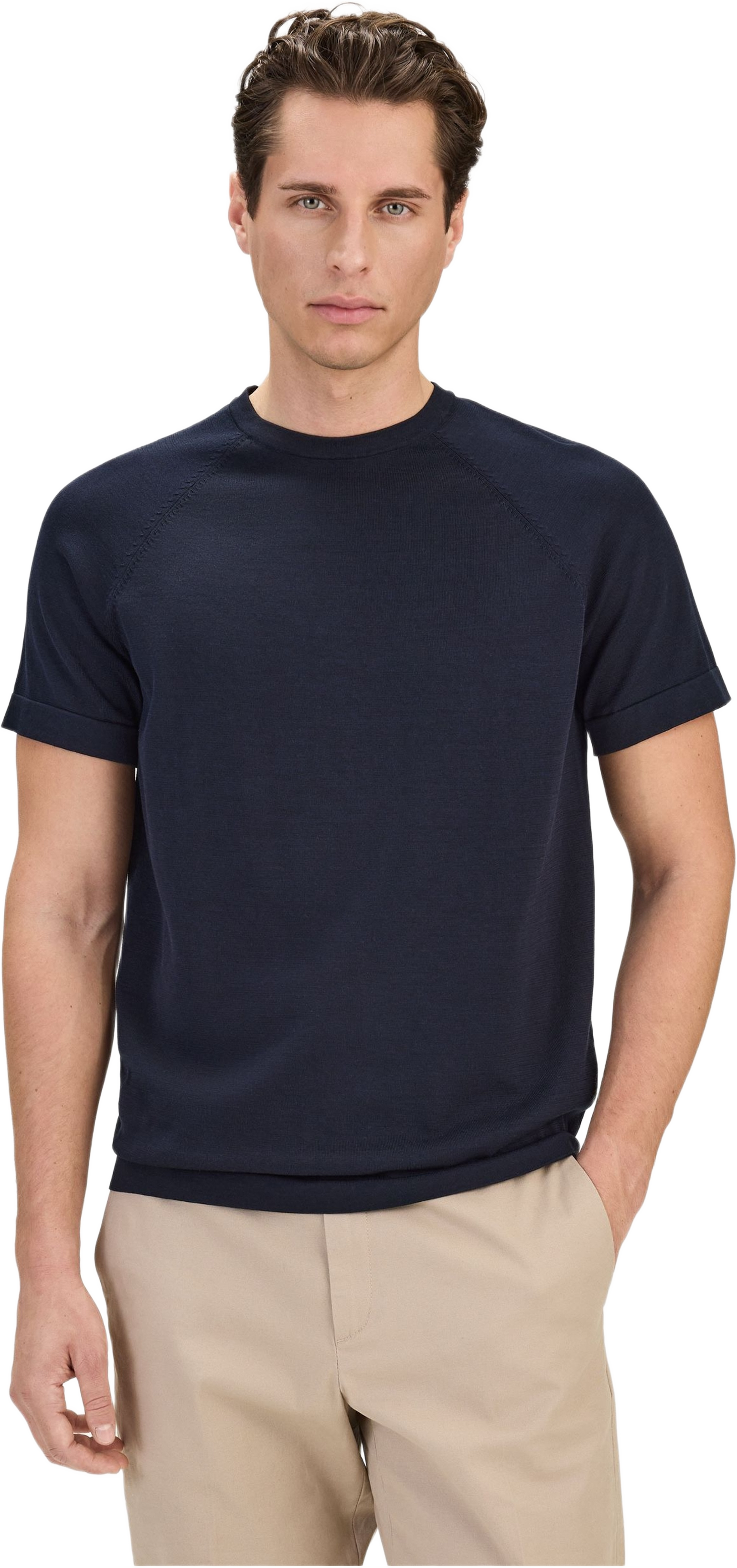 Cotton Silk Raglan Tee (ragnar), från John Henric, i färgen navy blue. Klicka för att öppna bilden i stort format