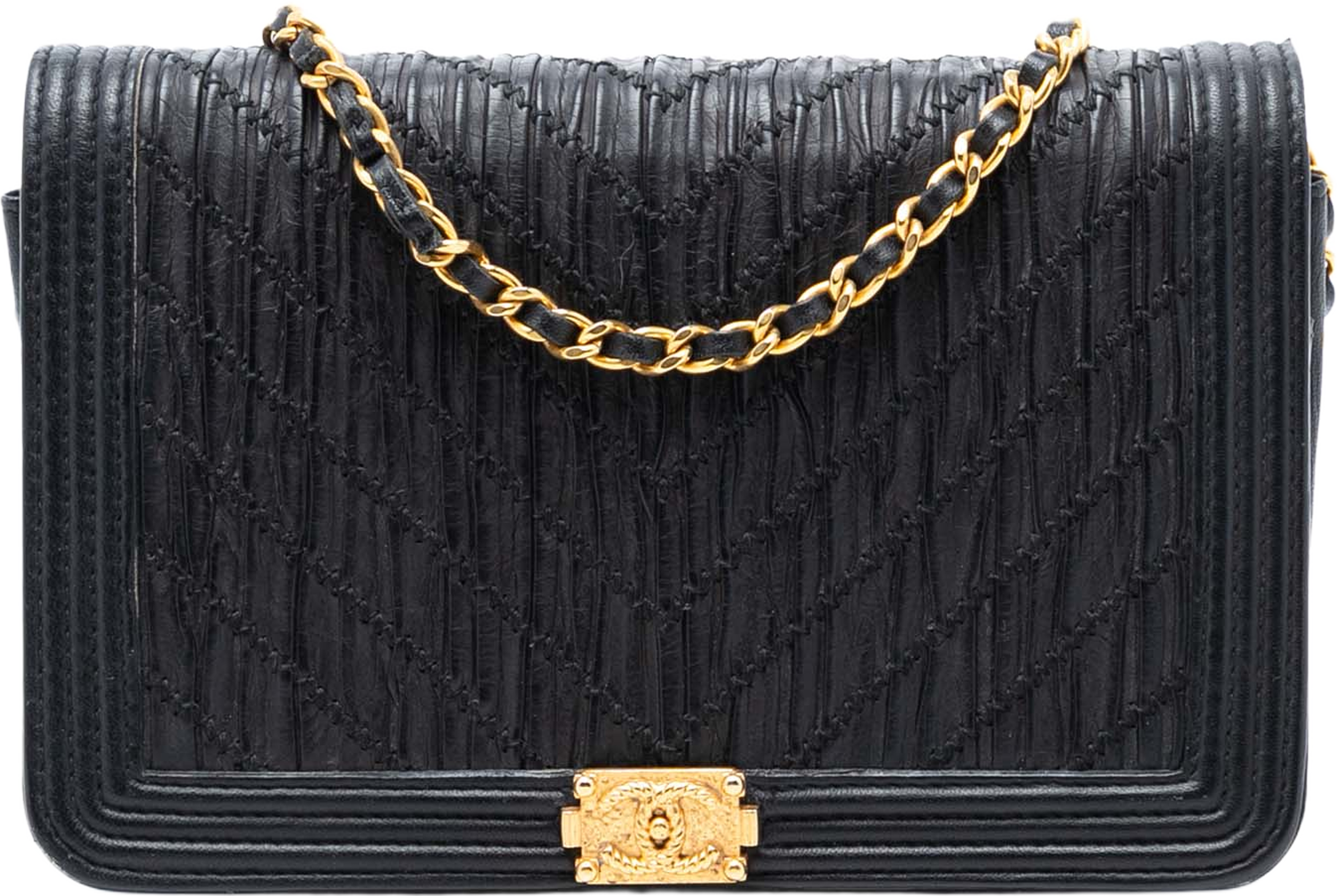 Chanel Pleated Crumpled Chevron Calfskin Le Boy Wallet On Chain, från Luxclusif, i färgen black. Klicka för att öppna bilden i stort format