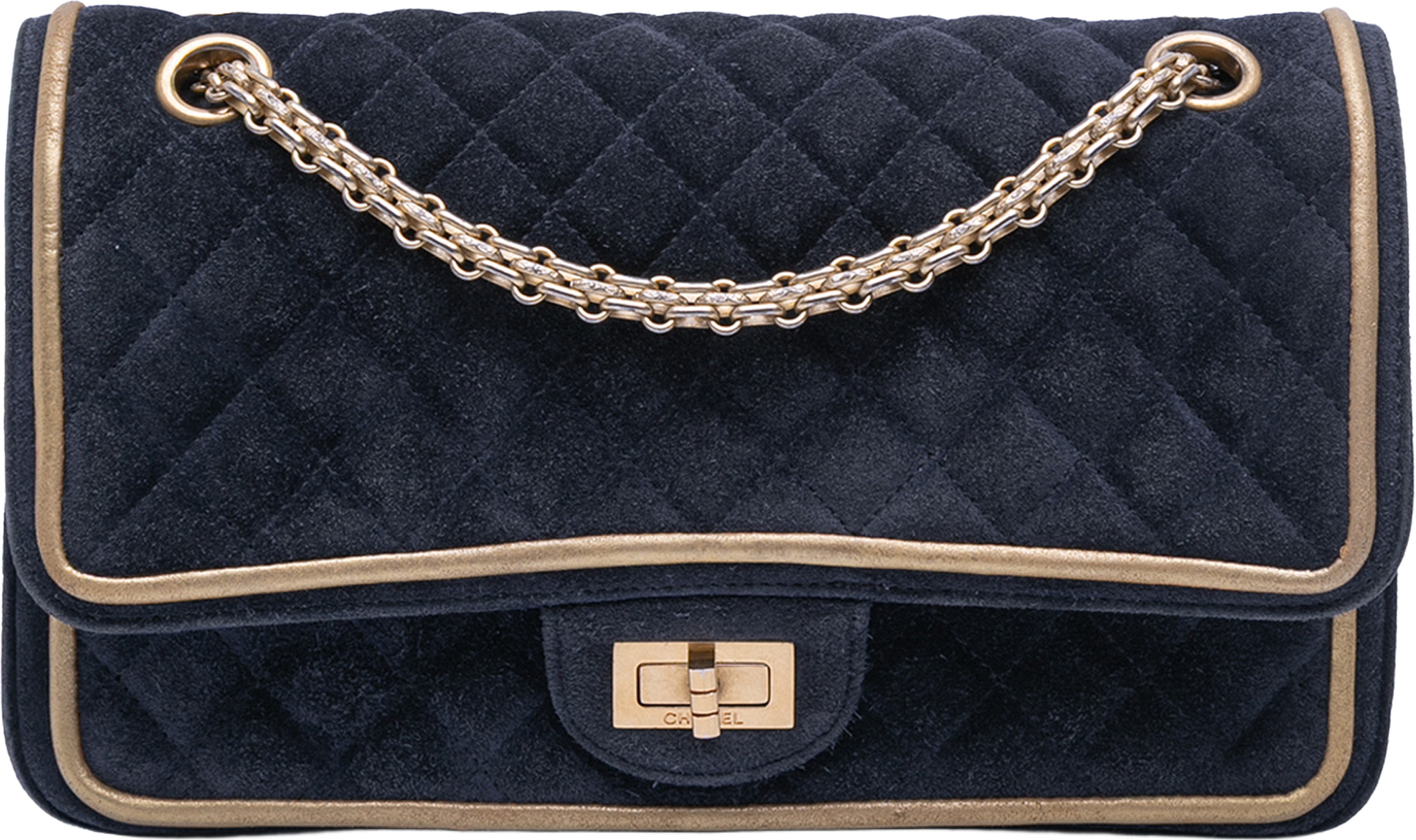 Chanel Reissue 2.55 Quilted Suede Double Flap 225, från Luxclusif, i färgen navy. Klicka för att öppna bilden i stort format