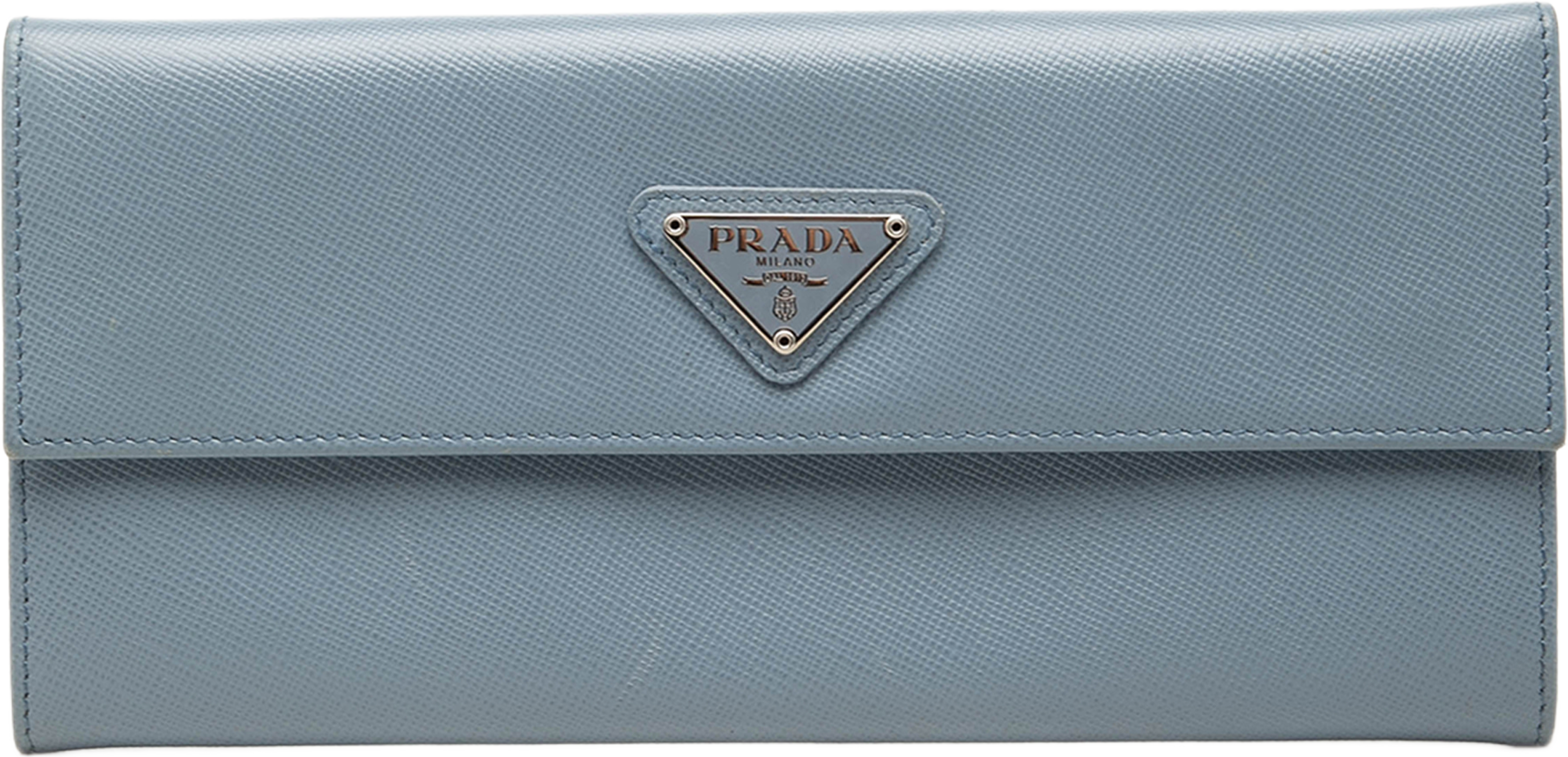Prada Saffiano Continental Long Wallet, från Luxclusif, i färgen blå. Klicka för att öppna bilden i stort format