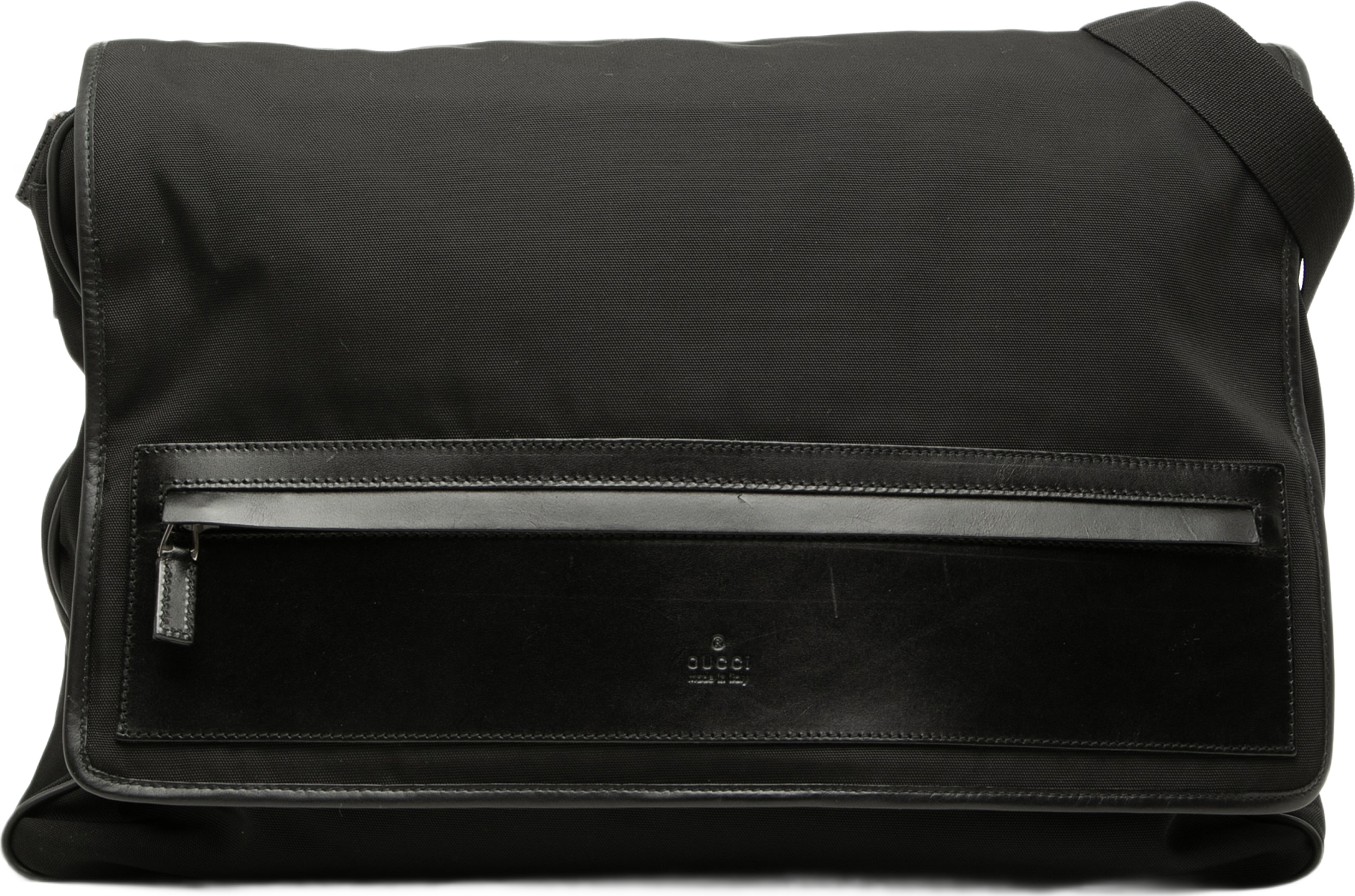 Gucci Nylon Messenger Bag, från Luxclusif, i färgen svart. Klicka för att öppna bilden i stort format