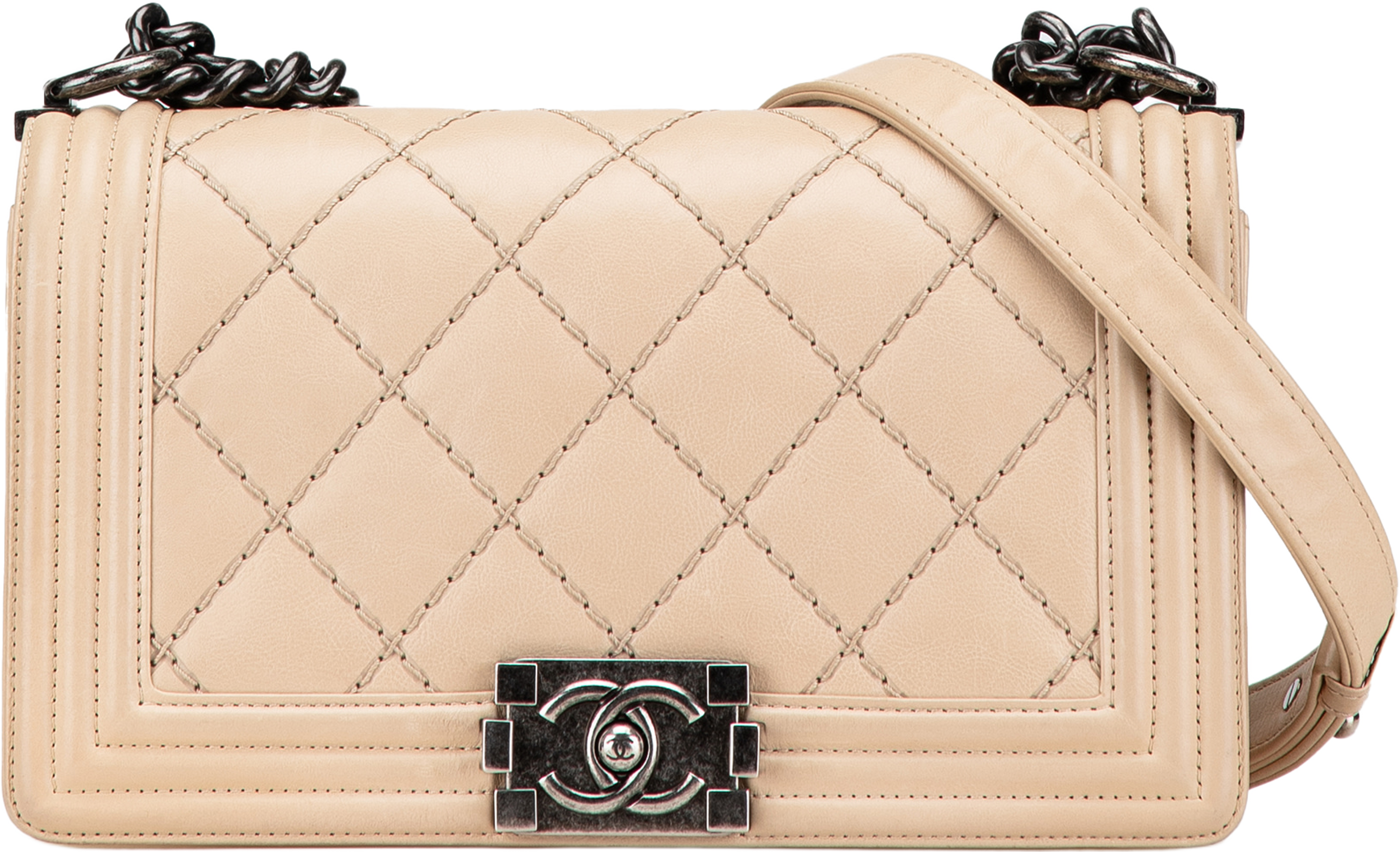 Chanel Old Medium Aged Calfskin Double Stitch Boy Flap, från Luxclusif, i färgen beige. Klicka för att öppna bilden i stort format